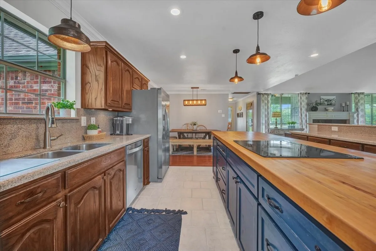 Single Family Residence For Sale in Collin County , 10592 Tree Lane, Princeton, Texas 75407, 3 Bedroom, 3 Bathroom, 2 Garage spaces, 2,253 Sqft, built in 1994, Preowned, mls#21254657, Real Estate Agent in Princeton, Homes For Sale in Collin county, Homes For Sale in Princeton, Realtor in Princeton Texas, Real Estate Brokerage Independent Realty Texas, Luminita Cordes Realtor