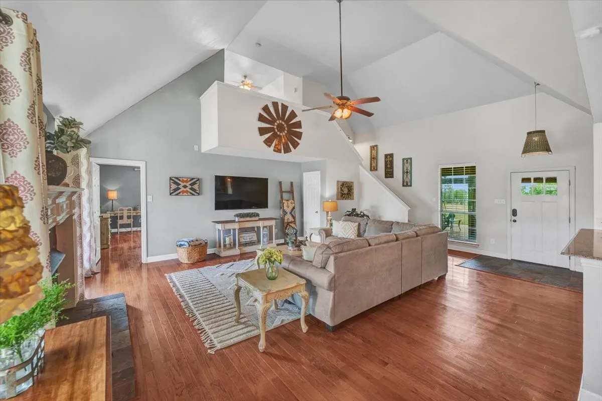 Single Family Residence For Sale in Collin County , 10592 Tree Lane, Princeton, Texas 75407, 3 Bedroom, 3 Bathroom, 2 Garage spaces, 2,253 Sqft, built in 1994, Preowned, mls#21254657, Real Estate Agent in Princeton, Homes For Sale in Collin county, Homes For Sale in Princeton, Realtor in Princeton Texas, Real Estate Brokerage Independent Realty Texas, Luminita Cordes Realtor