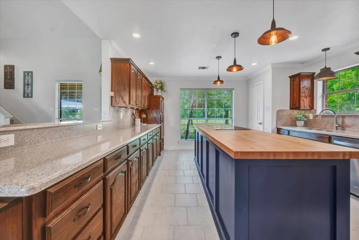 Single Family Residence For Sale in Collin County , 10592 Tree Lane, Princeton, Texas 75407, 3 Bedroom, 3 Bathroom, 2 Garage spaces, 2,253 Sqft, built in 1994, Preowned, mls#21254657, Real Estate Agent in Princeton, Homes For Sale in Collin county, Homes For Sale in Princeton, Realtor in Princeton Texas, Real Estate Brokerage Independent Realty Texas, Luminita Cordes Realtor