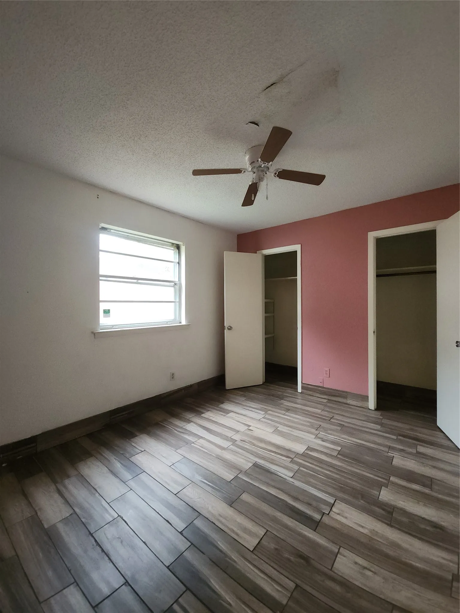 Single Family Residence For Sale in Johnson County , 409 Nathan Street, Burleson, Texas 76028, 3 Bedroom, 2 Bathroom, 2 Garage spaces, 1,072 Sqft, built in 1971, Preowned, mls#21255029, Real Estate Agent in Burleson, Homes For Sale in Johnson county, Homes For Sale in Burleson, Realtor in Burleson Texas, Real Estate Brokerage Independent Realty Texas, Luminita Cordes Realtor