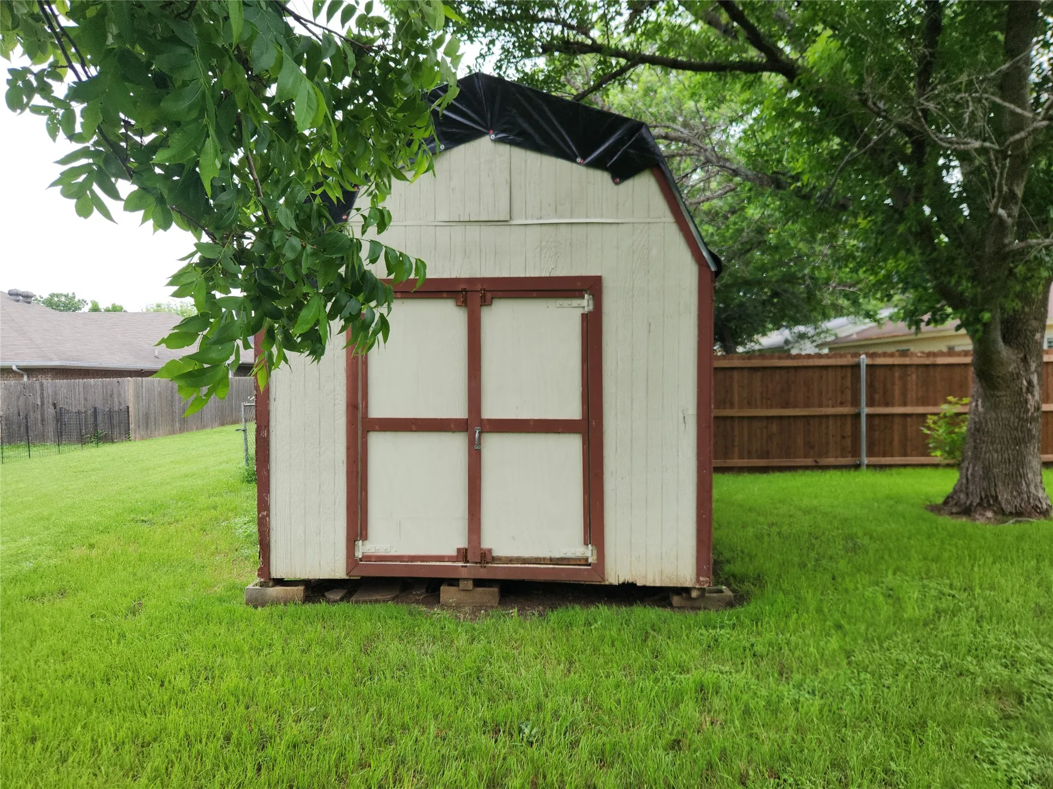 Single Family Residence For Sale in Johnson County , 409 Nathan Street, Burleson, Texas 76028, 3 Bedroom, 2 Bathroom, 2 Garage spaces, 1,072 Sqft, built in 1971, Preowned, mls#21255029, Real Estate Agent in Burleson, Homes For Sale in Johnson county, Homes For Sale in Burleson, Realtor in Burleson Texas, Real Estate Brokerage Independent Realty Texas, Luminita Cordes Realtor
