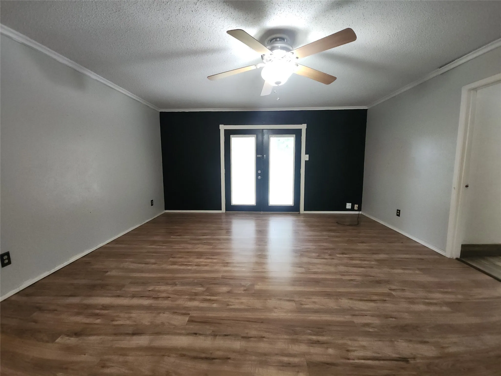 Single Family Residence For Sale in Johnson County , 409 Nathan Street, Burleson, Texas 76028, 3 Bedroom, 2 Bathroom, 2 Garage spaces, 1,072 Sqft, built in 1971, Preowned, mls#21255029, Real Estate Agent in Burleson, Homes For Sale in Johnson county, Homes For Sale in Burleson, Realtor in Burleson Texas, Real Estate Brokerage Independent Realty Texas, Luminita Cordes Realtor