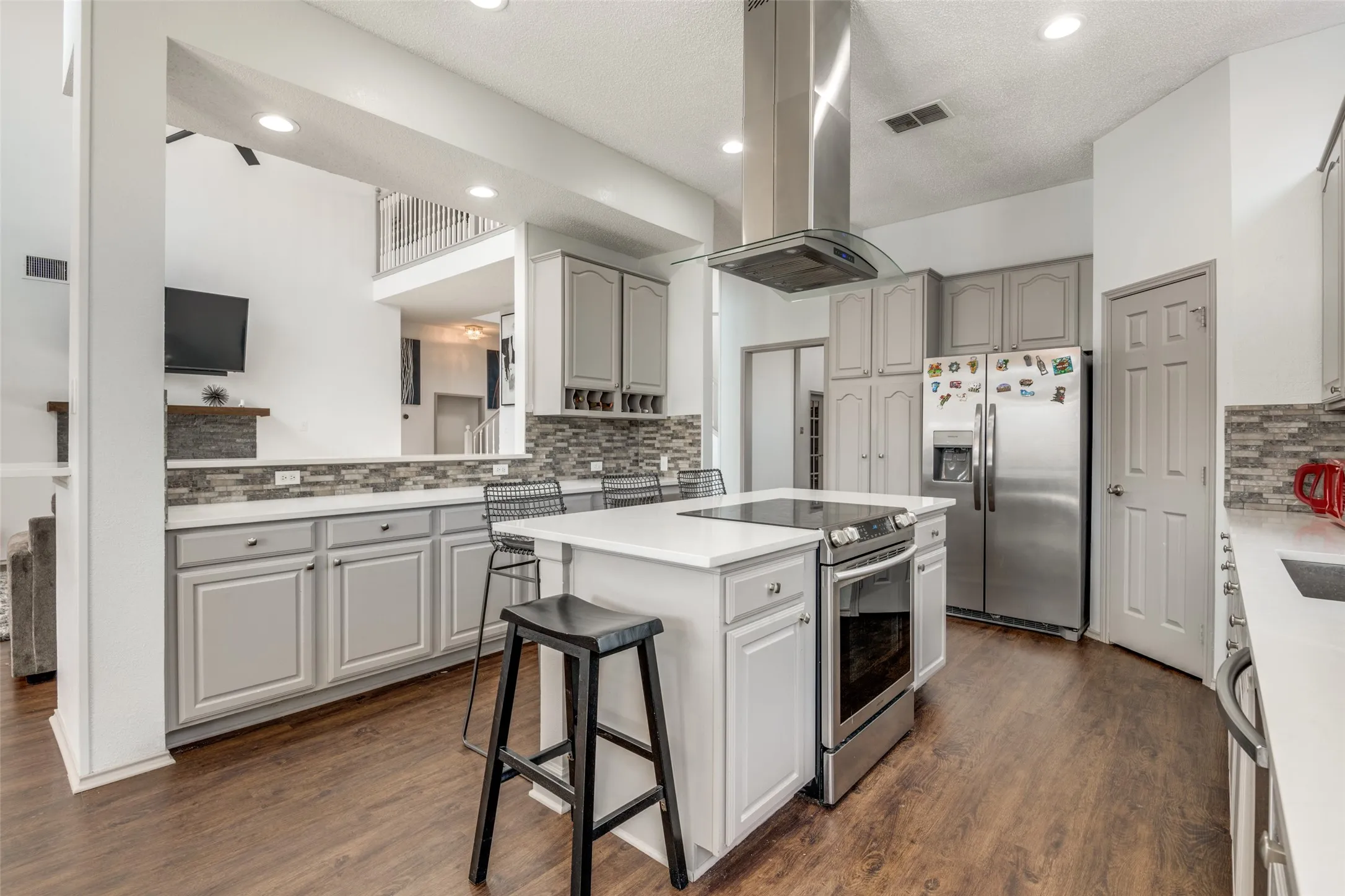 Single Family Residence For Sale in Dallas County , 4910 Bayport Circle, Rowlett, Texas 75088, 4 Bedrooms, 4 Bathrooms, 2 Garage spaces, 4,058 Sqft, built in 1996, Price $635,000, mls#21252568, Real Estate Agent in Rowlett, Homes For Sale in Dallas county, Homes For Sale in Rowlett, Realtor in Rowlett Texas, Real Estate Brokerage Independent Realty Texas, Luminita Cordes Realtor