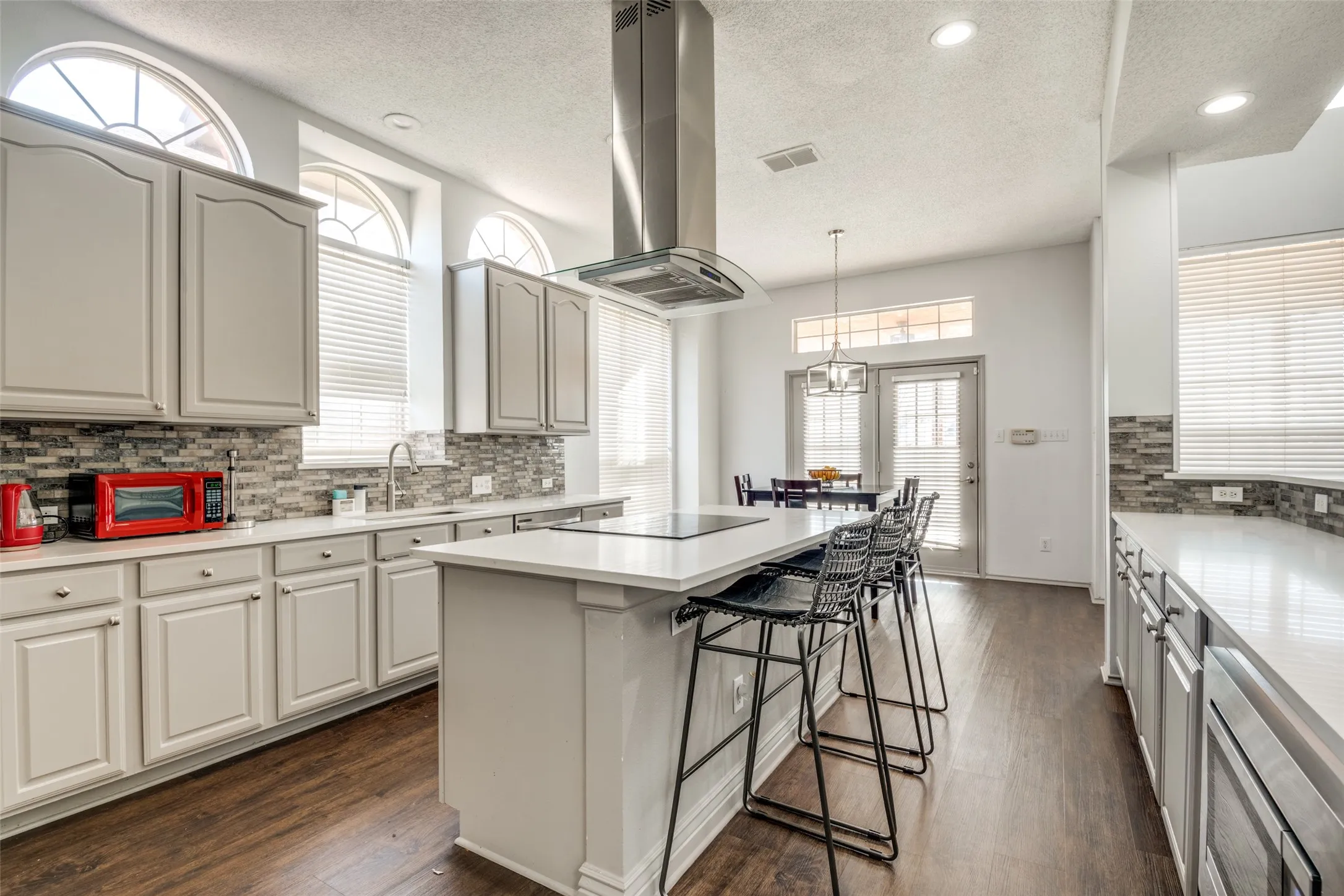 Single Family Residence For Sale in Dallas County , 4910 Bayport Circle, Rowlett, Texas 75088, 4 Bedrooms, 4 Bathrooms, 2 Garage spaces, 4,058 Sqft, built in 1996, Price $635,000, mls#21252568, Real Estate Agent in Rowlett, Homes For Sale in Dallas county, Homes For Sale in Rowlett, Realtor in Rowlett Texas, Real Estate Brokerage Independent Realty Texas, Luminita Cordes Realtor
