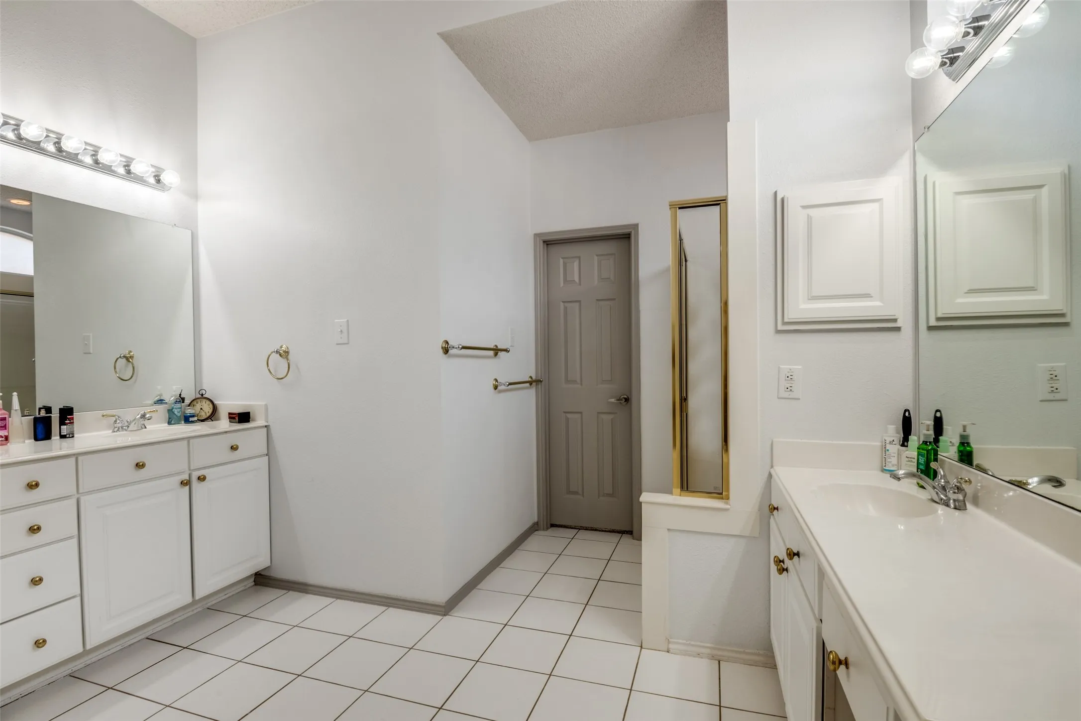 Single Family Residence For Sale in Dallas County , 4910 Bayport Circle, Rowlett, Texas 75088, 4 Bedrooms, 4 Bathrooms, 2 Garage spaces, 4,058 Sqft, built in 1996, Price $635,000, mls#21252568, Real Estate Agent in Rowlett, Homes For Sale in Dallas county, Homes For Sale in Rowlett, Realtor in Rowlett Texas, Real Estate Brokerage Independent Realty Texas, Luminita Cordes Realtor