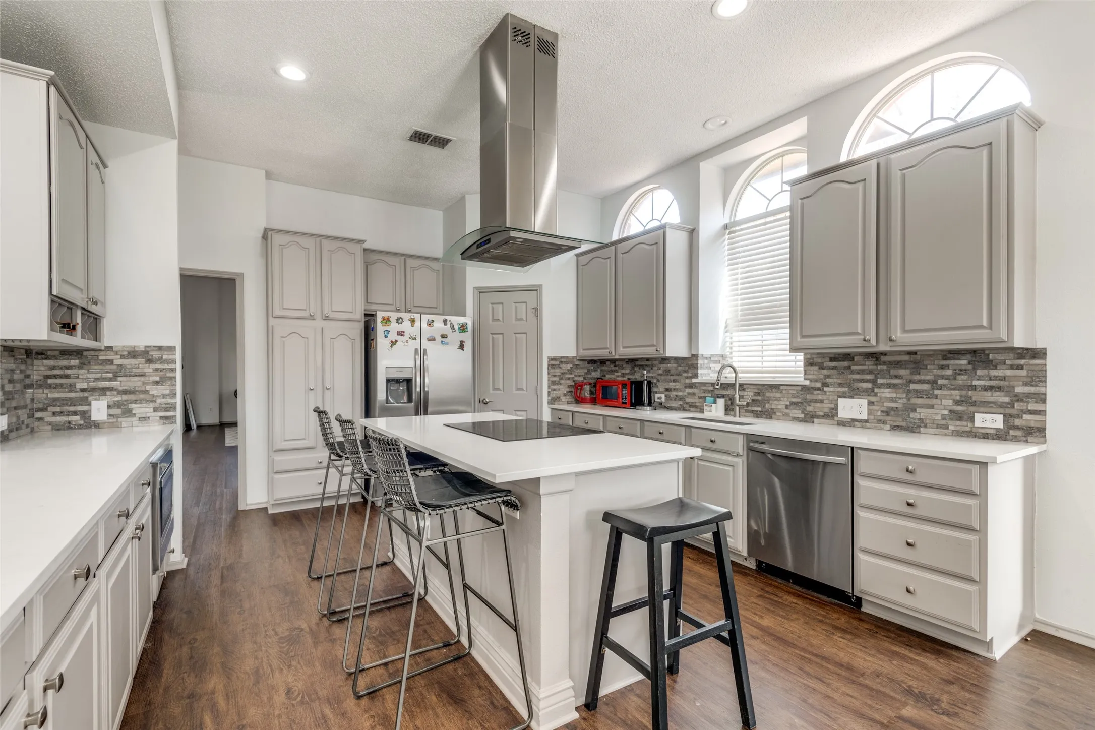 Single Family Residence For Sale in Dallas County , 4910 Bayport Circle, Rowlett, Texas 75088, 4 Bedrooms, 4 Bathrooms, 2 Garage spaces, 4,058 Sqft, built in 1996, Price $635,000, mls#21252568, Real Estate Agent in Rowlett, Homes For Sale in Dallas county, Homes For Sale in Rowlett, Realtor in Rowlett Texas, Real Estate Brokerage Independent Realty Texas, Luminita Cordes Realtor