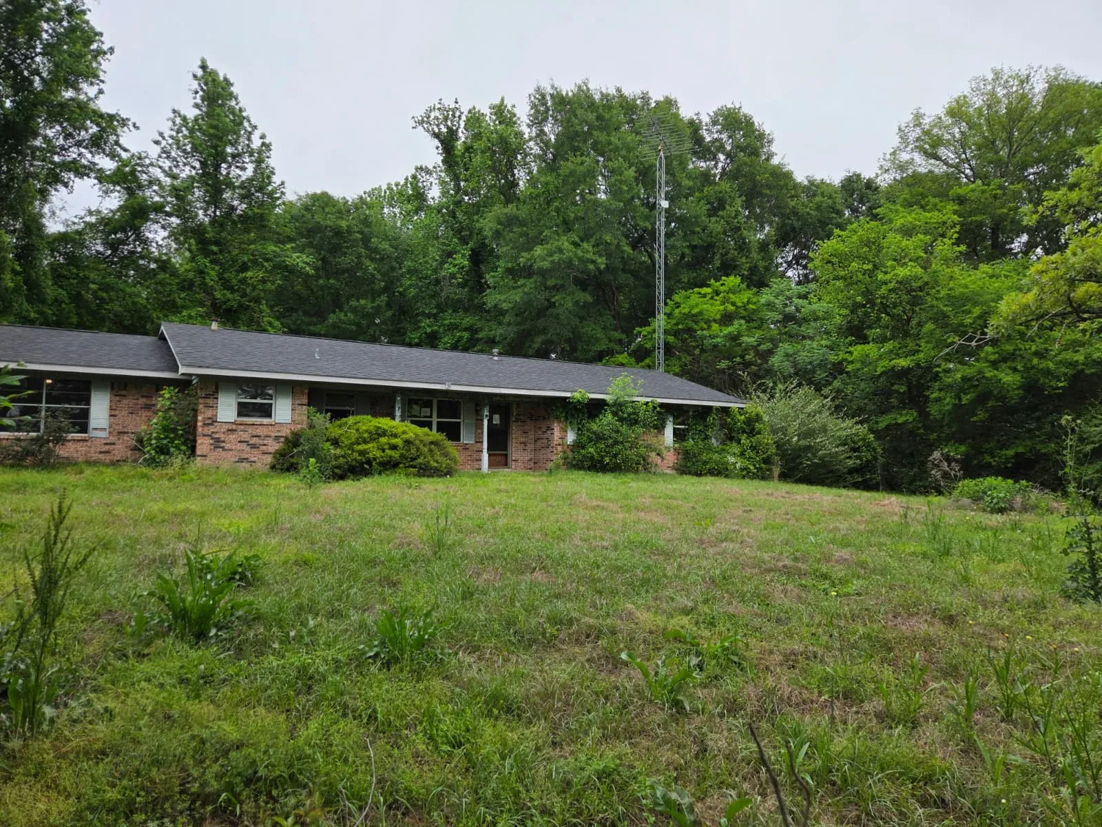 Single Family Residence For Sale in Wood County , 7515 E US Highway 80, Hawkins, Texas 75765, 3 Bedroom, 2 Bathroom, 2 Garage spaces, 2,074 Sqft, built in 1985, mls#21254054, Real Estate Agent in Hawkins, Homes For Sale in Wood county, Homes For Sale in Hawkins, Realtor in Hawkins Texas, Real Estate Brokerage Independent Realty Texas, Luminita Cordes Realtor