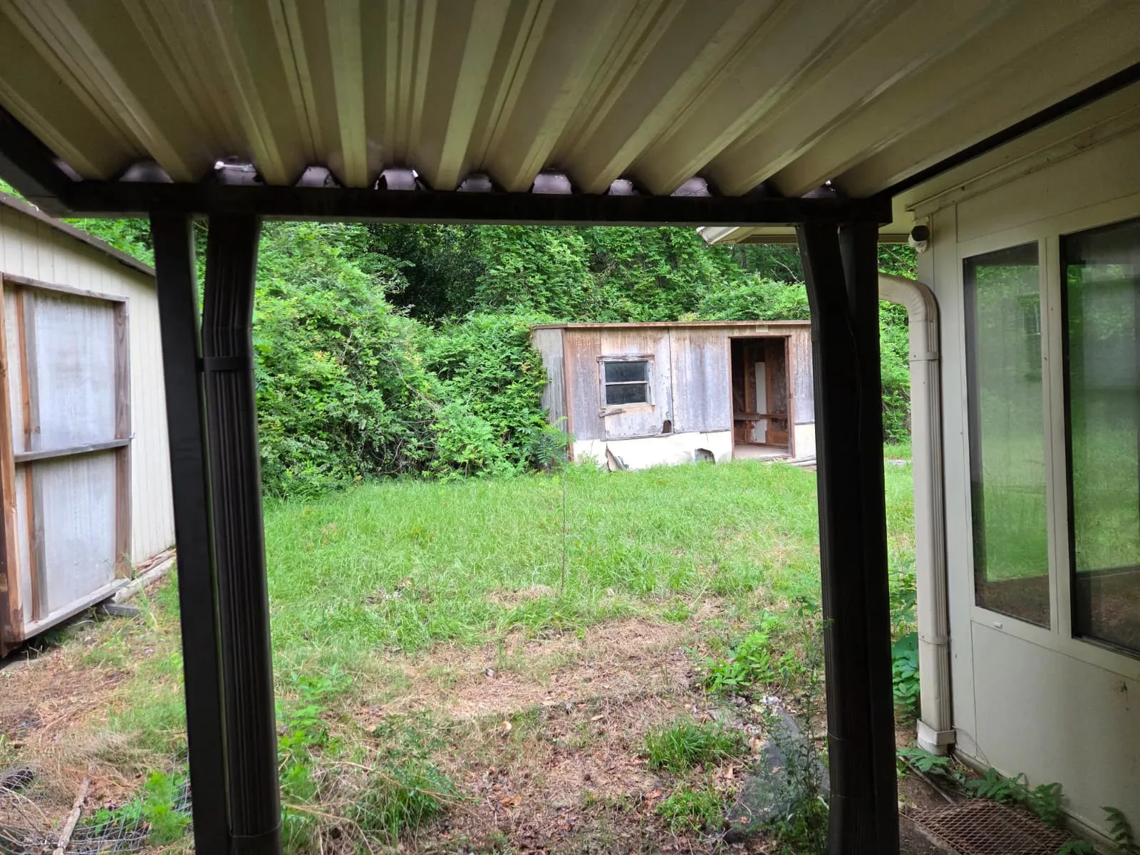Single Family Residence For Sale in Wood County , 7515 E US Highway 80, Hawkins, Texas 75765, 3 Bedroom, 2 Bathroom, 2 Garage spaces, 2,074 Sqft, built in 1985, mls#21254054, Real Estate Agent in Hawkins, Homes For Sale in Wood county, Homes For Sale in Hawkins, Realtor in Hawkins Texas, Real Estate Brokerage Independent Realty Texas, Luminita Cordes Realtor
