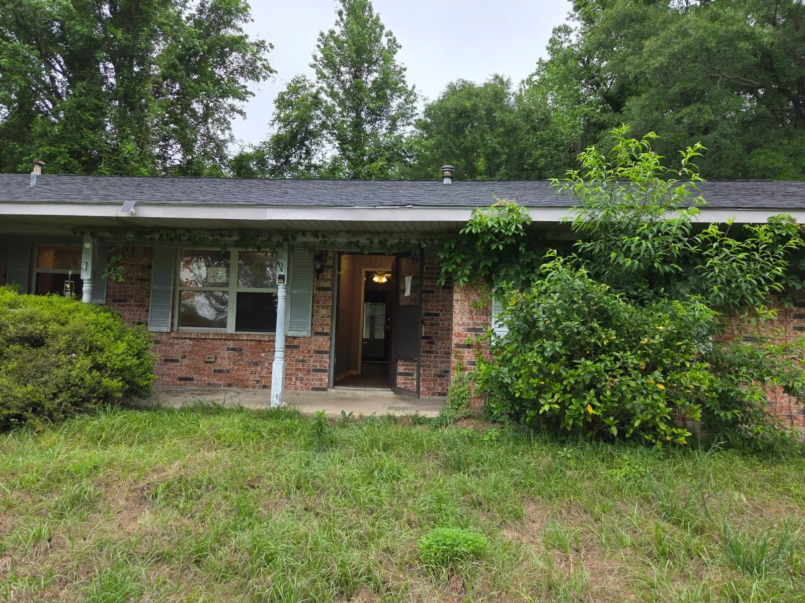 Single Family Residence For Sale in Wood County , 7515 E US Highway 80, Hawkins, Texas 75765, 3 Bedroom, 2 Bathroom, 2 Garage spaces, 2,074 Sqft, built in 1985, mls#21254054, Real Estate Agent in Hawkins, Homes For Sale in Wood county, Homes For Sale in Hawkins, Realtor in Hawkins Texas, Real Estate Brokerage Independent Realty Texas, Luminita Cordes Realtor