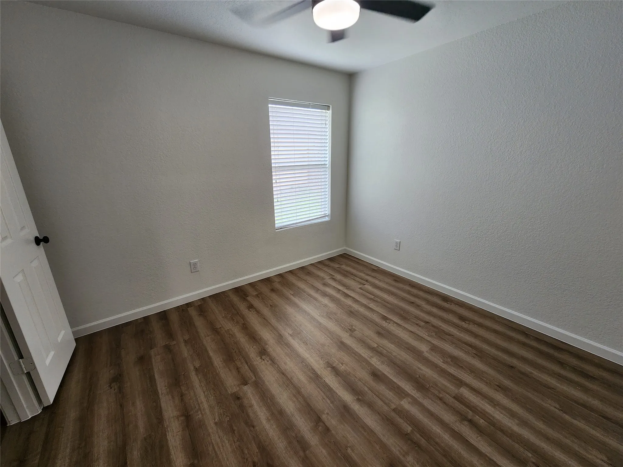 Single Family Residence For Rent in Wise County , 12808 Kingsgate Drive, Rhome, Texas 76078, 3 Bedroom, 2 Bathroom, 2 Garage spaces, 1,397 Sqft, built in 2008, Preowned, mls#21255039, Real Estate Agent in Rhome, Homes For Rent in Wise county, Homes For Rent in Rhome, Realtor in Rhome Texas, Real Estate Brokerage Independent Realty Texas, Luminita Cordes Realtor