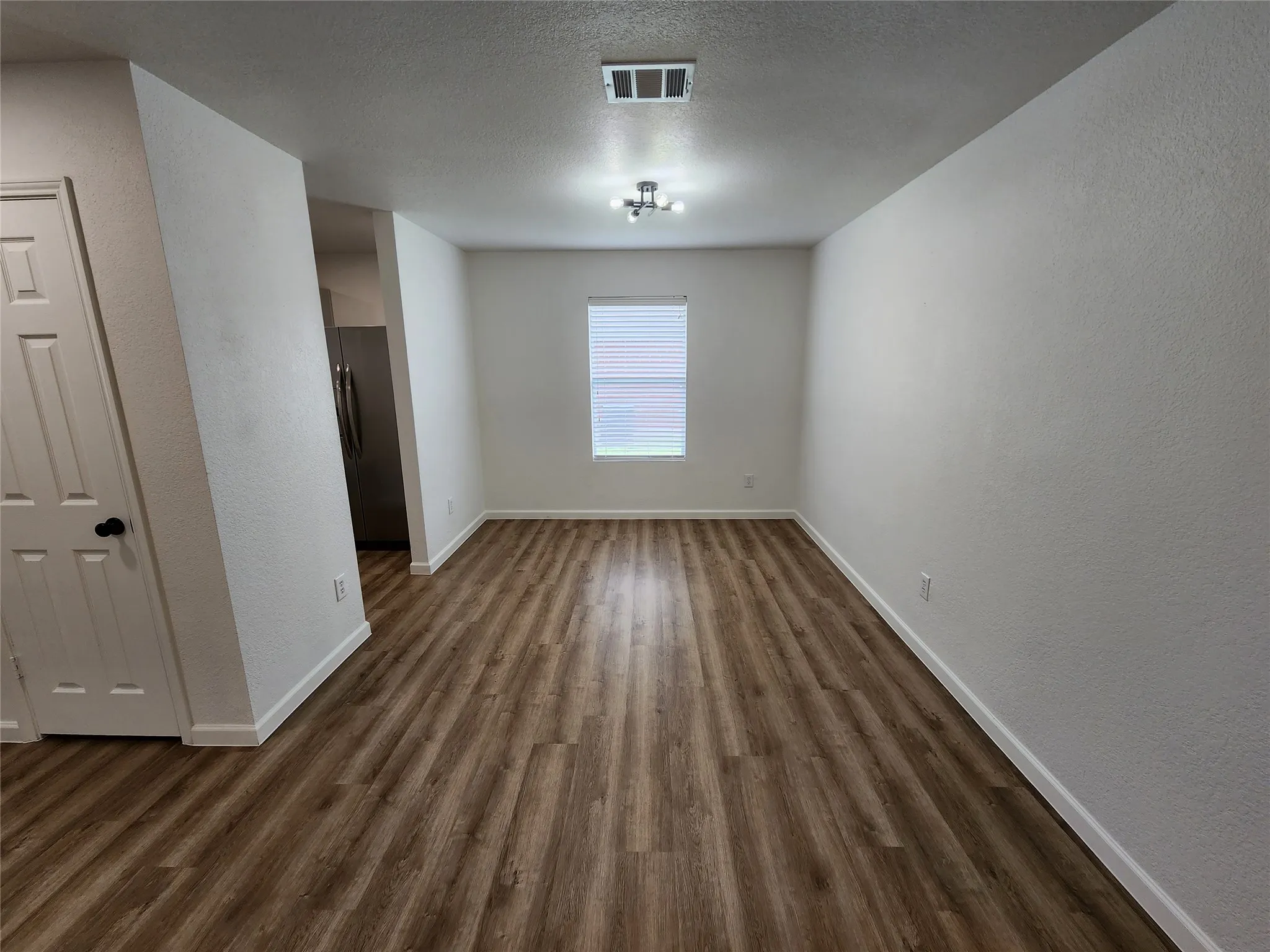 Single Family Residence For Rent in Wise County , 12808 Kingsgate Drive, Rhome, Texas 76078, 3 Bedroom, 2 Bathroom, 2 Garage spaces, 1,397 Sqft, built in 2008, Preowned, mls#21255039, Real Estate Agent in Rhome, Homes For Rent in Wise county, Homes For Rent in Rhome, Realtor in Rhome Texas, Real Estate Brokerage Independent Realty Texas, Luminita Cordes Realtor