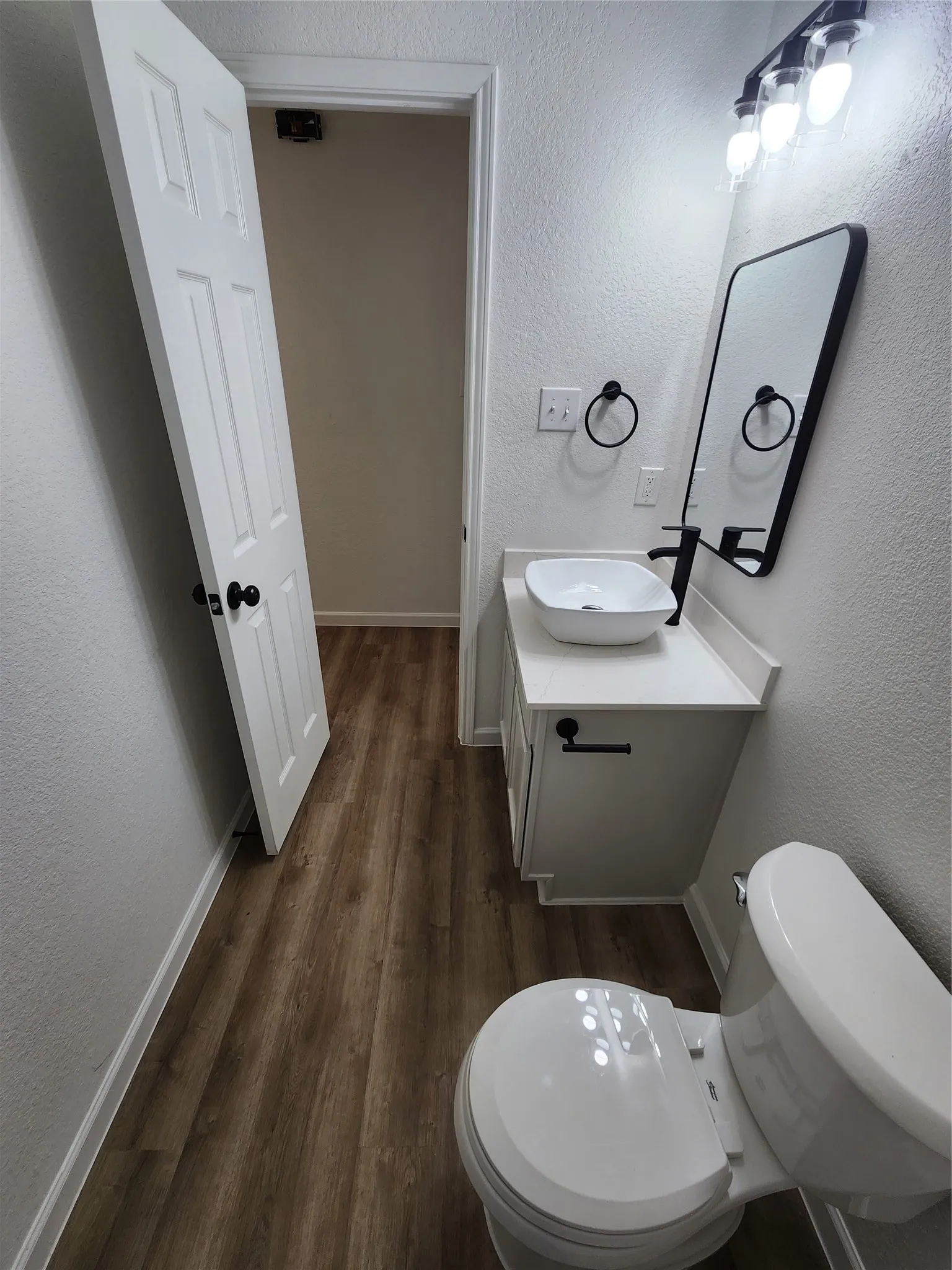 Single Family Residence For Rent in Wise County , 12808 Kingsgate Drive, Rhome, Texas 76078, 3 Bedroom, 2 Bathroom, 2 Garage spaces, 1,397 Sqft, built in 2008, Preowned, mls#21255039, Real Estate Agent in Rhome, Homes For Rent in Wise county, Homes For Rent in Rhome, Realtor in Rhome Texas, Real Estate Brokerage Independent Realty Texas, Luminita Cordes Realtor