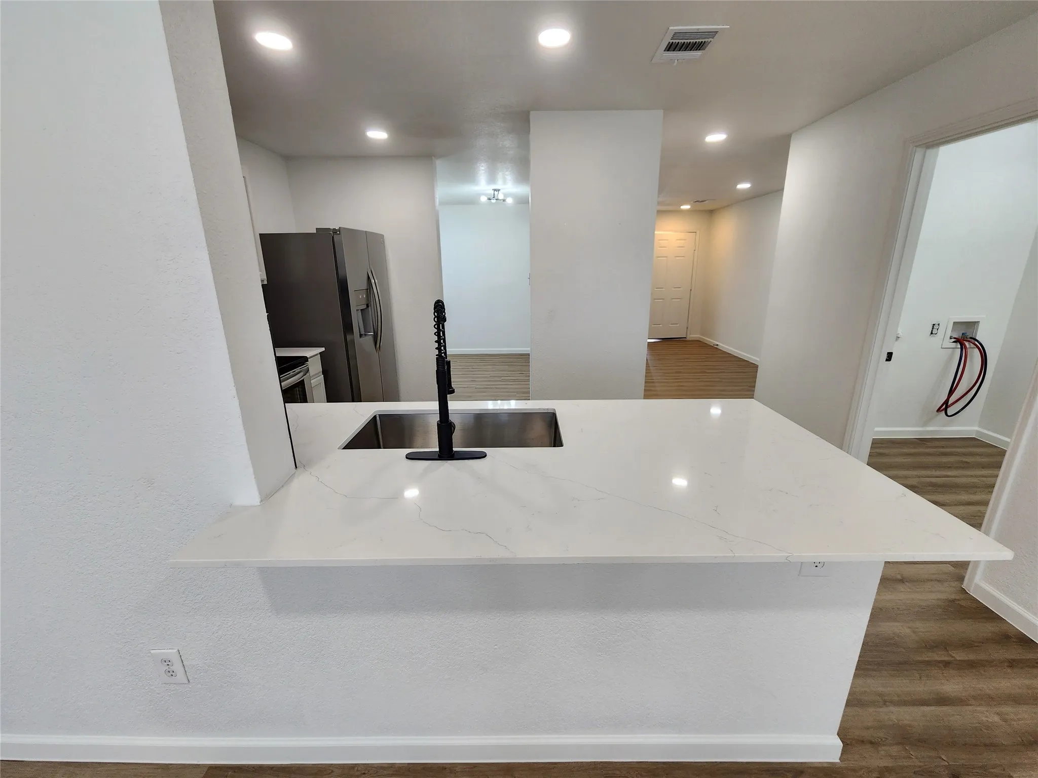 Single Family Residence For Rent in Wise County , 12808 Kingsgate Drive, Rhome, Texas 76078, 3 Bedroom, 2 Bathroom, 2 Garage spaces, 1,397 Sqft, built in 2008, Preowned, mls#21255039, Real Estate Agent in Rhome, Homes For Rent in Wise county, Homes For Rent in Rhome, Realtor in Rhome Texas, Real Estate Brokerage Independent Realty Texas, Luminita Cordes Realtor
