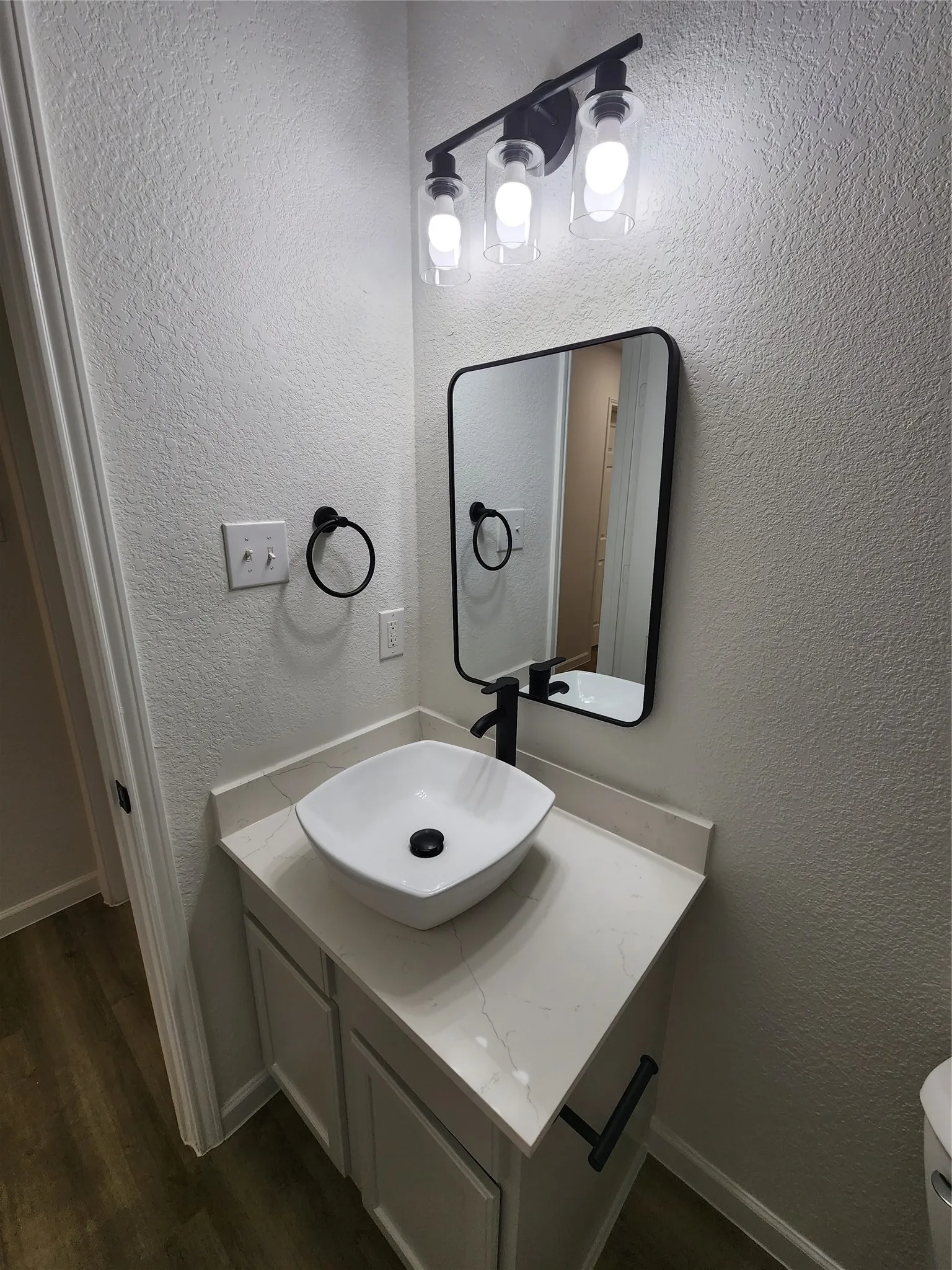 Single Family Residence For Rent in Wise County , 12808 Kingsgate Drive, Rhome, Texas 76078, 3 Bedroom, 2 Bathroom, 2 Garage spaces, 1,397 Sqft, built in 2008, Preowned, mls#21255039, Real Estate Agent in Rhome, Homes For Rent in Wise county, Homes For Rent in Rhome, Realtor in Rhome Texas, Real Estate Brokerage Independent Realty Texas, Luminita Cordes Realtor