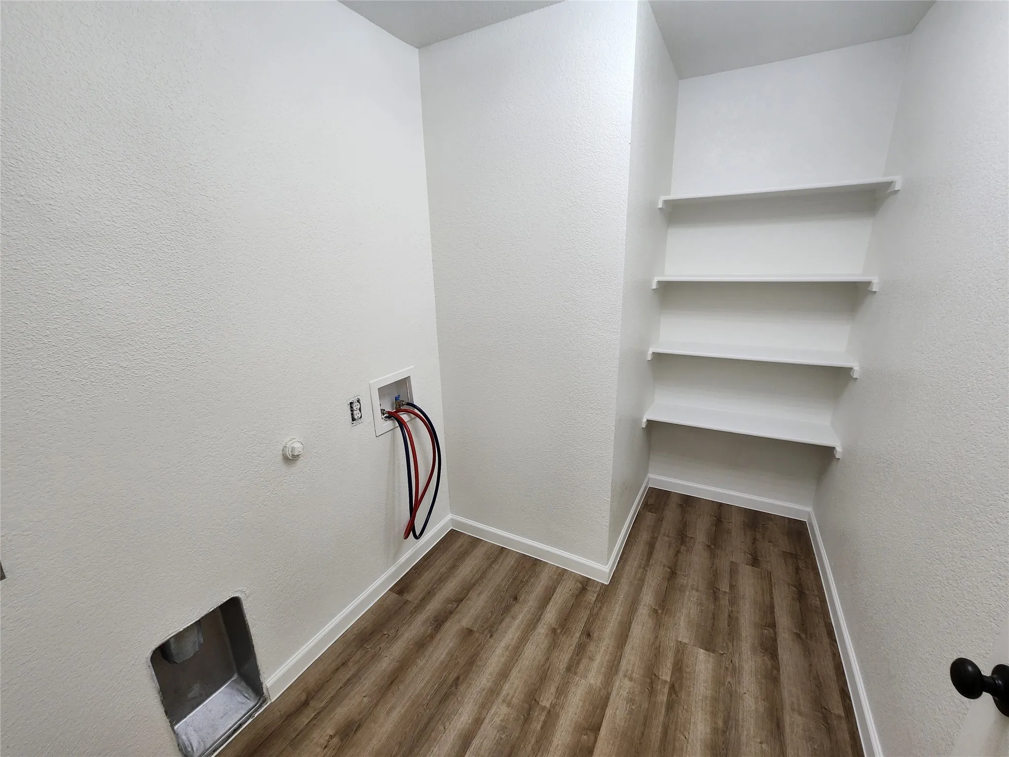 Single Family Residence For Rent in Wise County , 12808 Kingsgate Drive, Rhome, Texas 76078, 3 Bedroom, 2 Bathroom, 2 Garage spaces, 1,397 Sqft, built in 2008, Preowned, mls#21255039, Real Estate Agent in Rhome, Homes For Rent in Wise county, Homes For Rent in Rhome, Realtor in Rhome Texas, Real Estate Brokerage Independent Realty Texas, Luminita Cordes Realtor