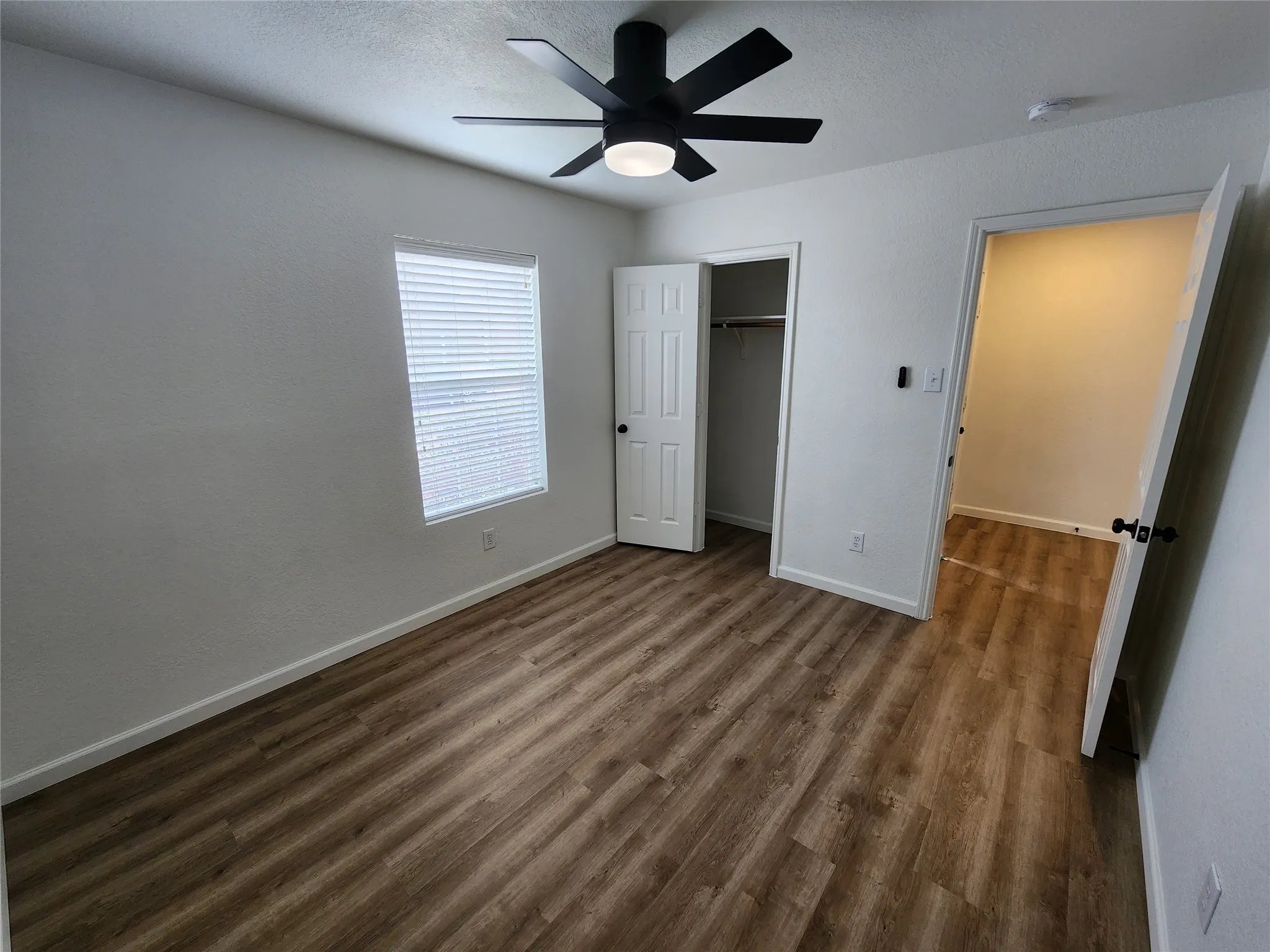 Single Family Residence For Rent in Wise County , 12808 Kingsgate Drive, Rhome, Texas 76078, 3 Bedroom, 2 Bathroom, 2 Garage spaces, 1,397 Sqft, built in 2008, Preowned, mls#21255039, Real Estate Agent in Rhome, Homes For Rent in Wise county, Homes For Rent in Rhome, Realtor in Rhome Texas, Real Estate Brokerage Independent Realty Texas, Luminita Cordes Realtor
