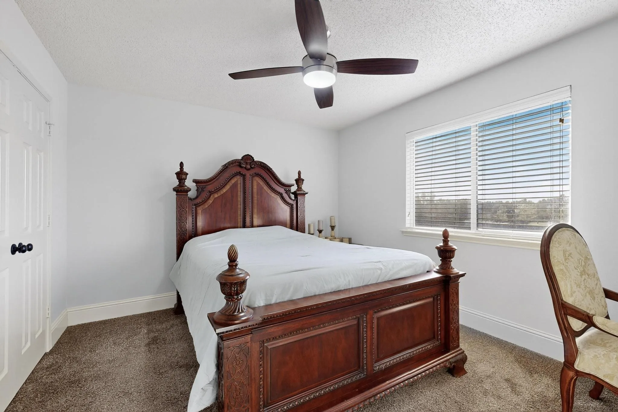 Single Family Residence For Sale in Kaufman County , 1271 Lone Star Boulevard, Talty, Texas 75160, 4 Bedroom, 3 Bathroom, 2 Garage spaces, 3,047 Sqft, built in 1998, Preowned, mls#21252857, Real Estate Agent in Talty, Homes For Sale in Kaufman county, Homes For Sale in Talty, Realtor in Talty Texas, Real Estate Brokerage Independent Realty Texas, Luminita Cordes Realtor