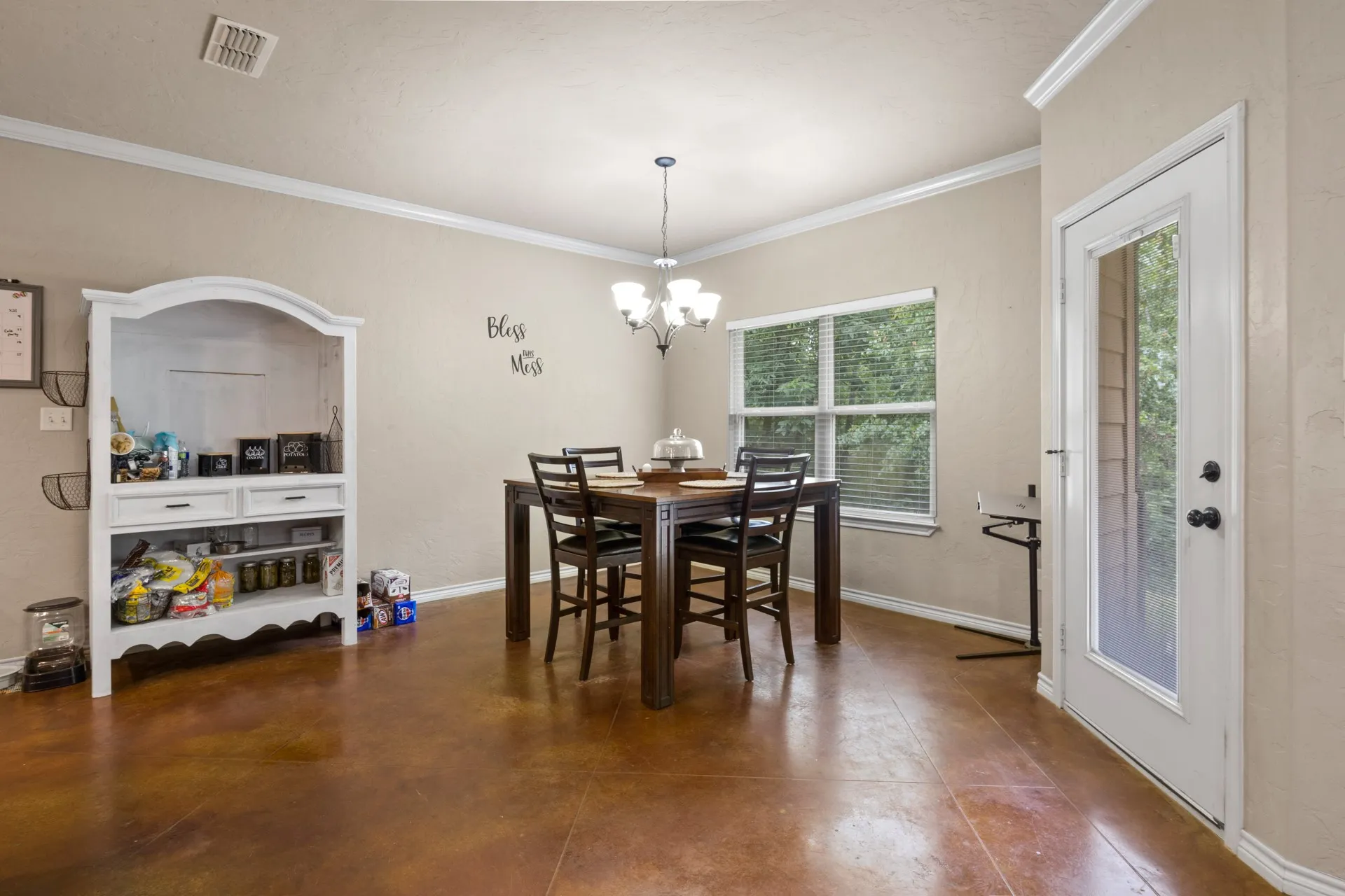 Farm For Sale in Cass County , 10 County Road 1513, Avinger, Texas 75630, 4 Bedroom, 4 Bathroom, Garage spaces, 3,174 Sqft, built in 2013, Preowned, mls#21255054, Real Estate Agent in Avinger, Homes For Sale in Cass county, Homes For Sale in Avinger, Realtor in Avinger Texas, Real Estate Brokerage Independent Realty Texas, Luminita Cordes Realtor