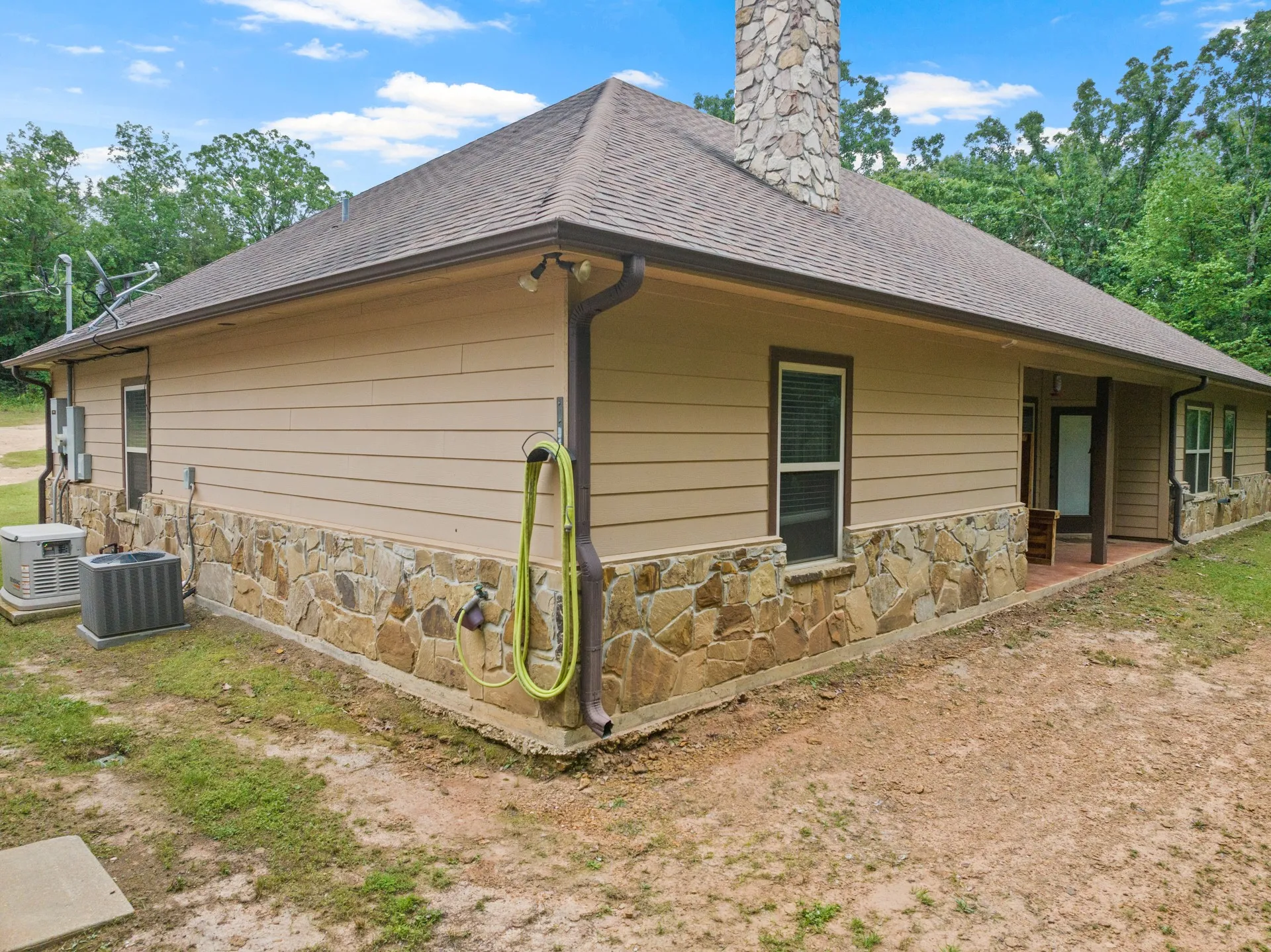 Farm For Sale in Cass County , 10 County Road 1513, Avinger, Texas 75630, 4 Bedroom, 4 Bathroom, Garage spaces, 3,174 Sqft, built in 2013, Preowned, mls#21255054, Real Estate Agent in Avinger, Homes For Sale in Cass county, Homes For Sale in Avinger, Realtor in Avinger Texas, Real Estate Brokerage Independent Realty Texas, Luminita Cordes Realtor