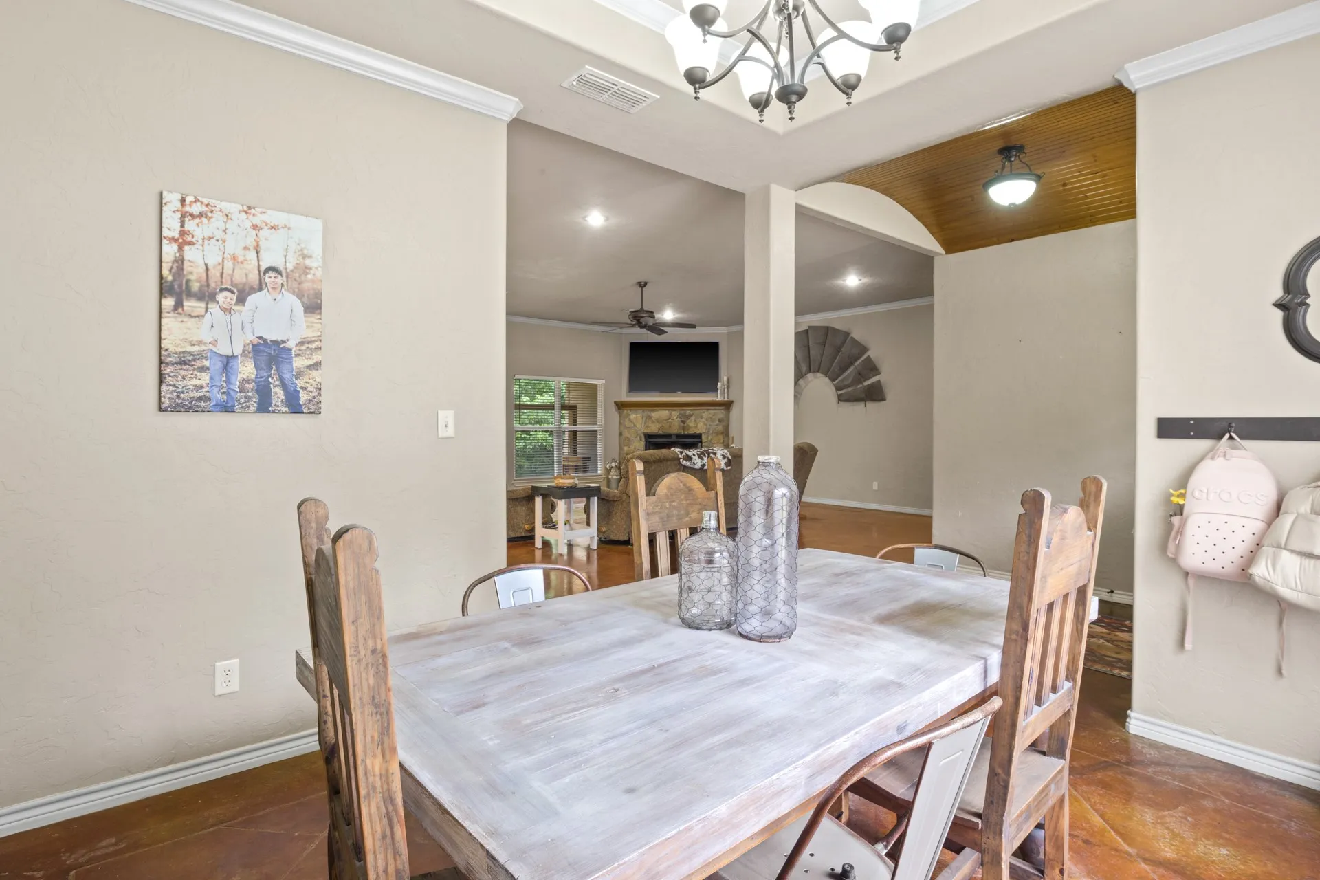 Farm For Sale in Cass County , 10 County Road 1513, Avinger, Texas 75630, 4 Bedroom, 4 Bathroom, Garage spaces, 3,174 Sqft, built in 2013, Preowned, mls#21255054, Real Estate Agent in Avinger, Homes For Sale in Cass county, Homes For Sale in Avinger, Realtor in Avinger Texas, Real Estate Brokerage Independent Realty Texas, Luminita Cordes Realtor