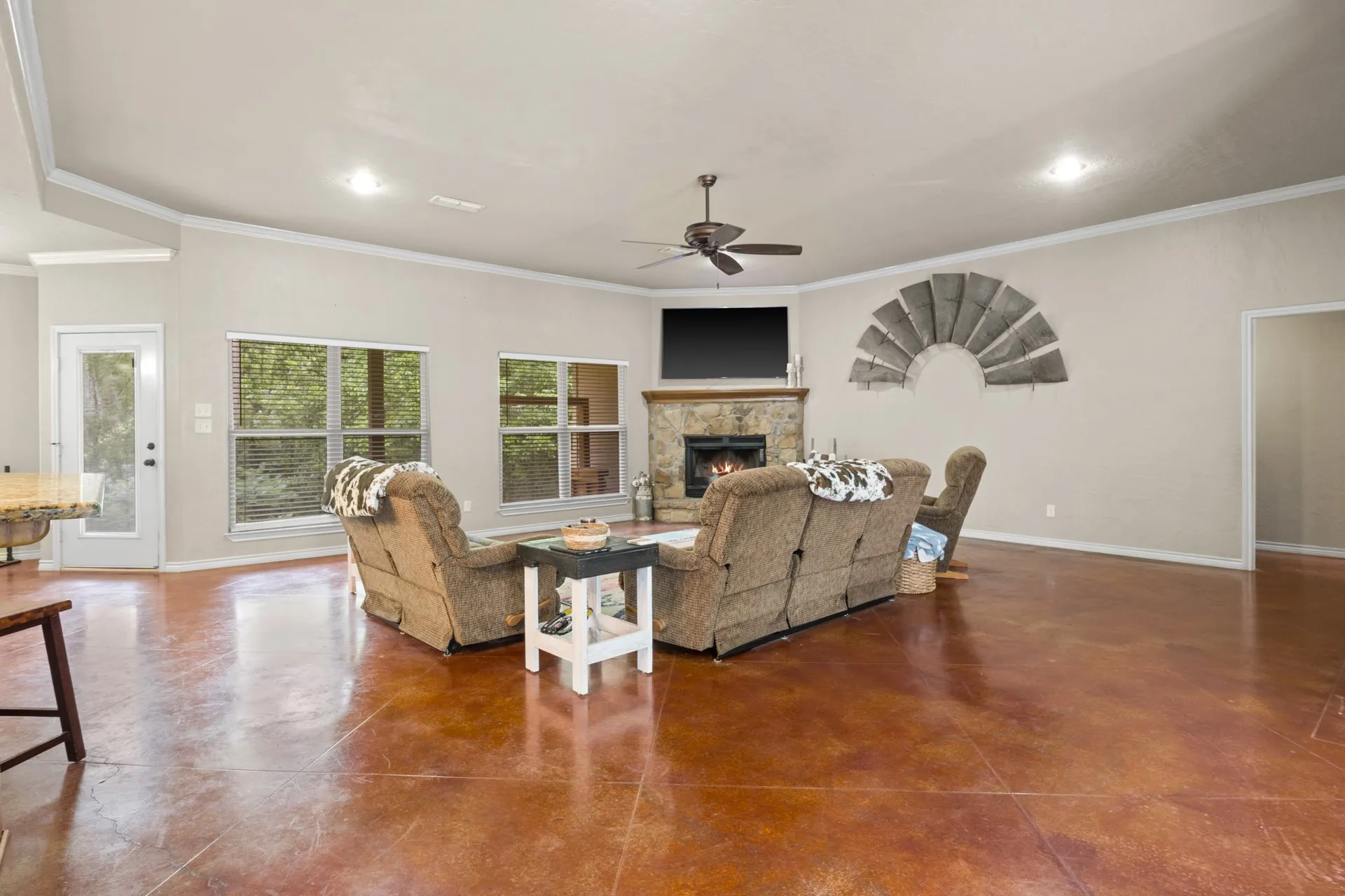 Farm For Sale in Cass County , 10 County Road 1513, Avinger, Texas 75630, 4 Bedroom, 4 Bathroom, Garage spaces, 3,174 Sqft, built in 2013, Preowned, mls#21255054, Real Estate Agent in Avinger, Homes For Sale in Cass county, Homes For Sale in Avinger, Realtor in Avinger Texas, Real Estate Brokerage Independent Realty Texas, Luminita Cordes Realtor