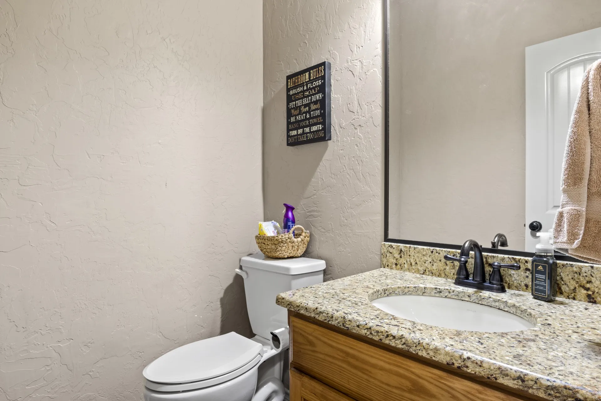 Farm For Sale in Cass County , 10 County Road 1513, Avinger, Texas 75630, 4 Bedroom, 4 Bathroom, Garage spaces, 3,174 Sqft, built in 2013, Preowned, mls#21255054, Real Estate Agent in Avinger, Homes For Sale in Cass county, Homes For Sale in Avinger, Realtor in Avinger Texas, Real Estate Brokerage Independent Realty Texas, Luminita Cordes Realtor