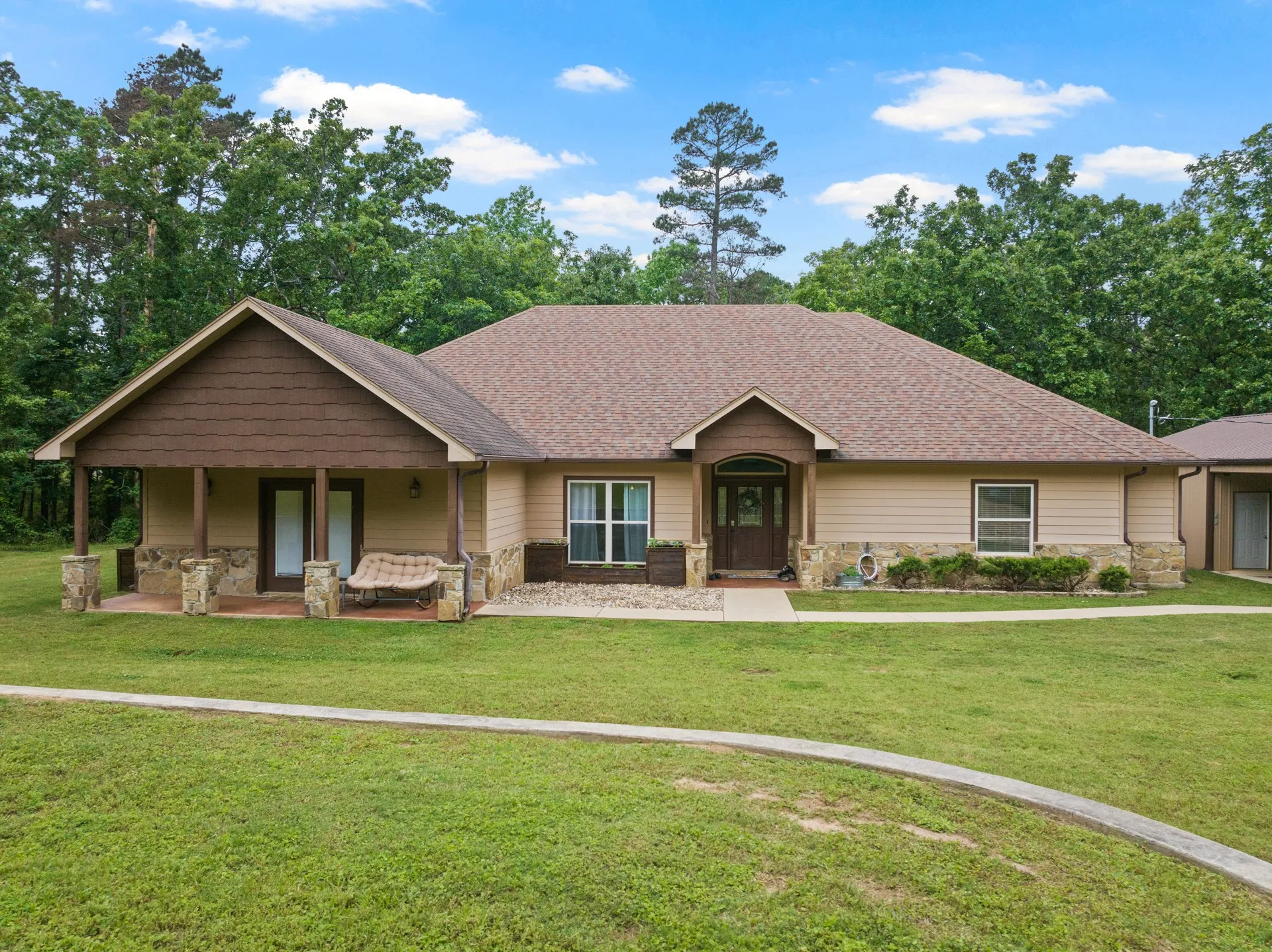 Farm For Sale in Cass County , 10 County Road 1513, Avinger, Texas 75630, 4 Bedroom, 4 Bathroom, Garage spaces, 3,174 Sqft, built in 2013, Preowned, mls#21255054, Real Estate Agent in Avinger, Homes For Sale in Cass county, Homes For Sale in Avinger, Realtor in Avinger Texas, Real Estate Brokerage Independent Realty Texas, Luminita Cordes Realtor