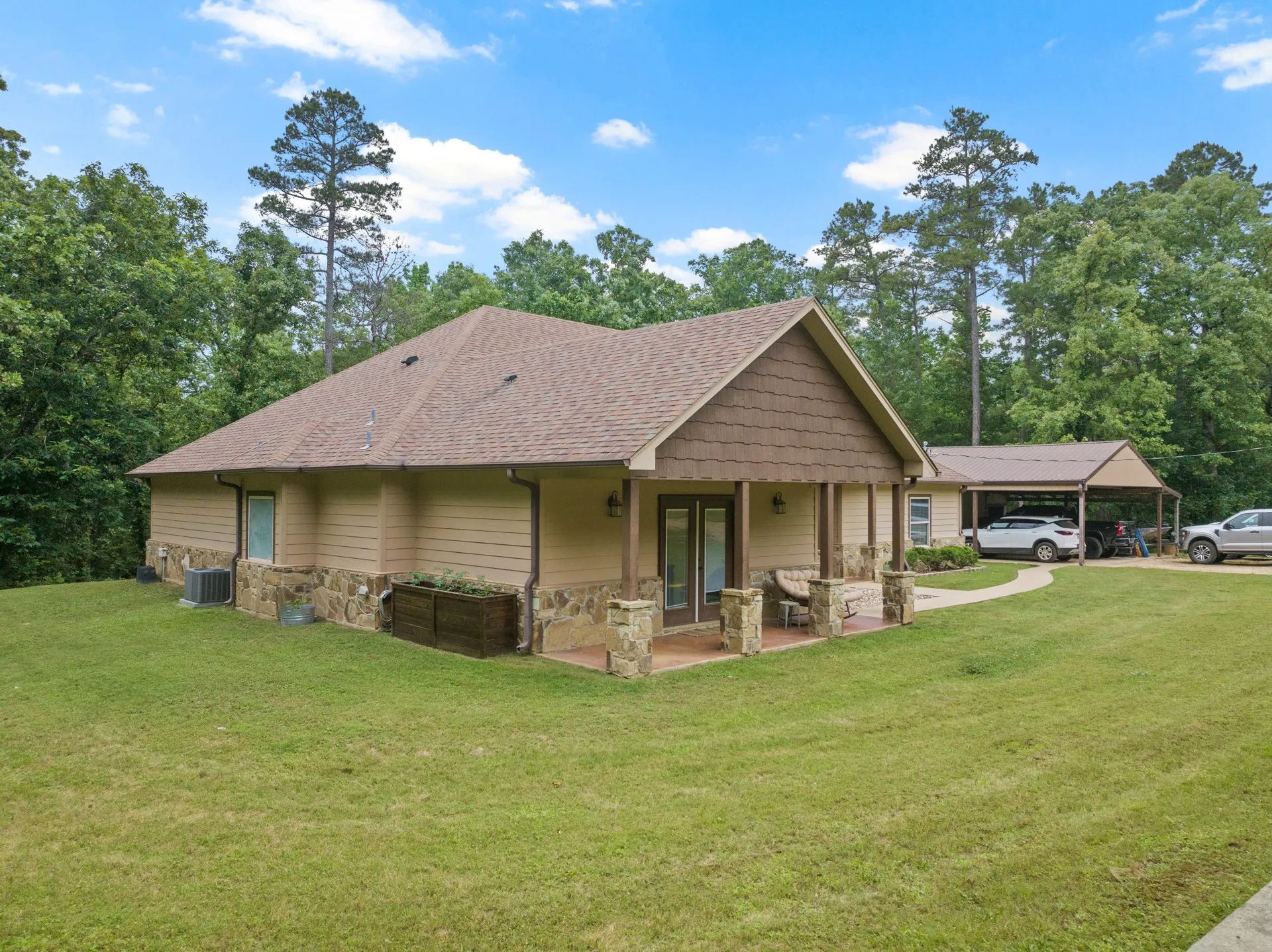 Farm For Sale in Cass County , 10 County Road 1513, Avinger, Texas 75630, 4 Bedroom, 4 Bathroom, Garage spaces, 3,174 Sqft, built in 2013, Preowned, mls#21255054, Real Estate Agent in Avinger, Homes For Sale in Cass county, Homes For Sale in Avinger, Realtor in Avinger Texas, Real Estate Brokerage Independent Realty Texas, Luminita Cordes Realtor