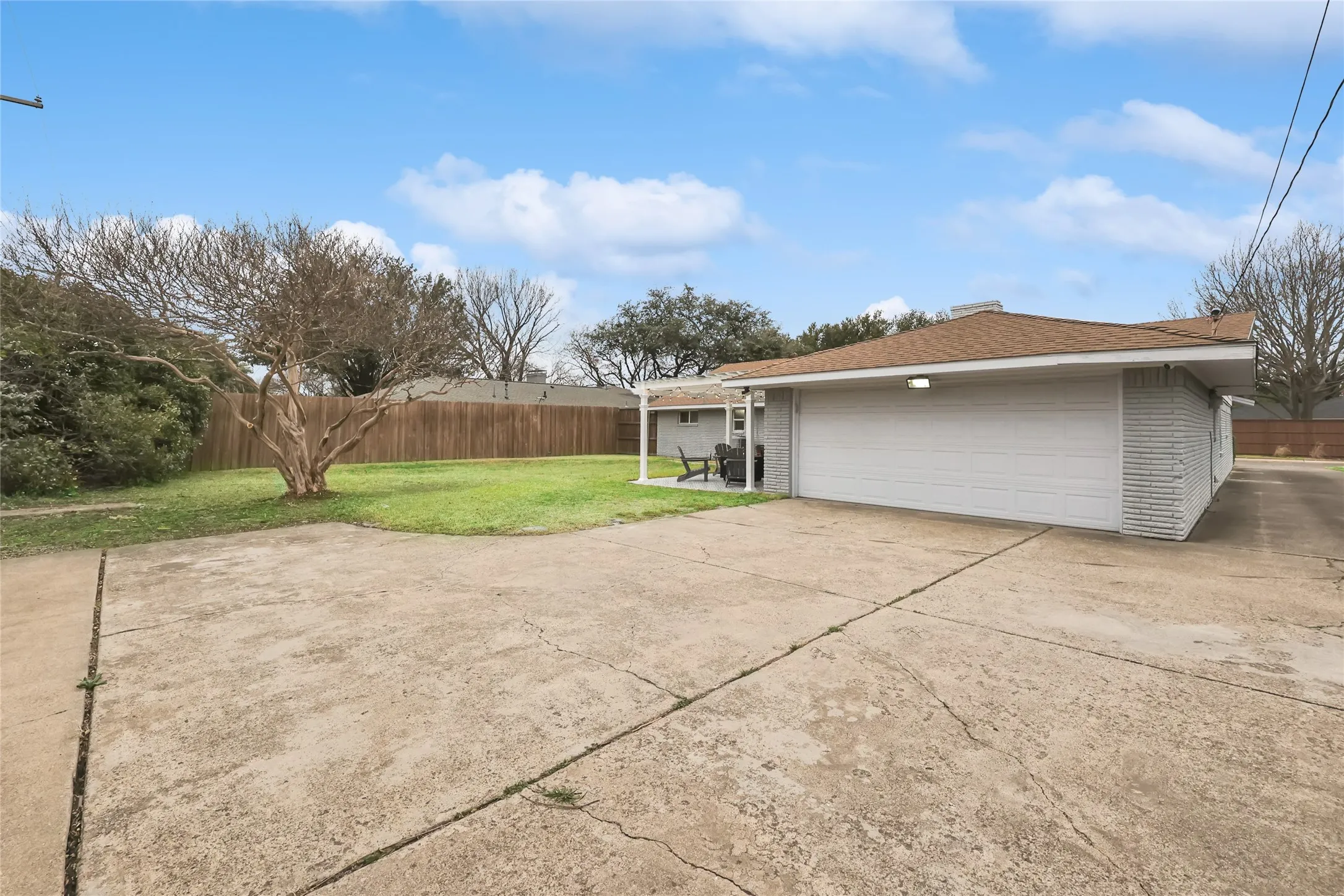 Single Family Residence For Rent in Dallas County , 10040 Spokane Circle, Dallas, Texas 75229, 5 Bedroom, 3 Bathroom, 2 Garage spaces, 2,242 Sqft, built in 1964, mls#21255040, Real Estate Agent in Dallas, Homes For Rent in Dallas county, Homes For Rent in Dallas, Realtor in Dallas Texas, Real Estate Brokerage Independent Realty Texas, Luminita Cordes Realtor