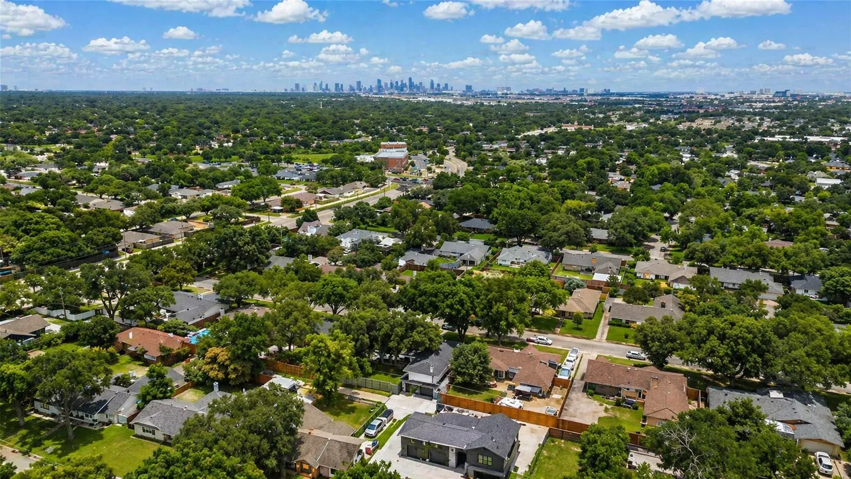 Single Family Residence For Rent in Dallas County , 10040 Spokane Circle, Dallas, Texas 75229, 5 Bedroom, 3 Bathroom, 2 Garage spaces, 2,242 Sqft, built in 1964, mls#21255040, Real Estate Agent in Dallas, Homes For Rent in Dallas county, Homes For Rent in Dallas, Realtor in Dallas Texas, Real Estate Brokerage Independent Realty Texas, Luminita Cordes Realtor