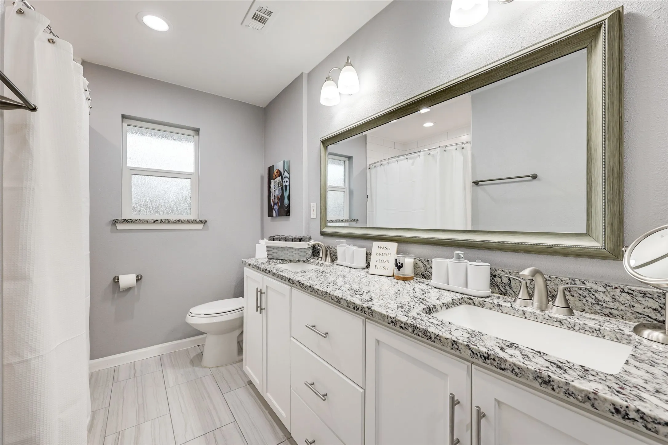 Single Family Residence For Rent in Dallas County , 10040 Spokane Circle, Dallas, Texas 75229, 5 Bedroom, 3 Bathroom, 2 Garage spaces, 2,242 Sqft, built in 1964, mls#21255040, Real Estate Agent in Dallas, Homes For Rent in Dallas county, Homes For Rent in Dallas, Realtor in Dallas Texas, Real Estate Brokerage Independent Realty Texas, Luminita Cordes Realtor