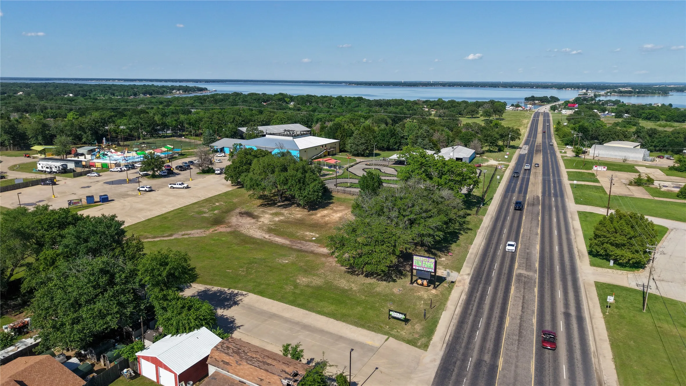 Retail For Sale in Henderson County , 600 E Cedar Creek Parkway, Seven Points, Texas 75143, 0, 0, Garage spaces, 0 Sqft, built in 1965, Price $389,000, mls#21254973, Real Estate Agent in Seven Points, Homes For Sale in Henderson county, Homes For Sale in Seven Points, Realtor in Seven Points Texas, Real Estate Brokerage Independent Realty Texas, Luminita Cordes Realtor