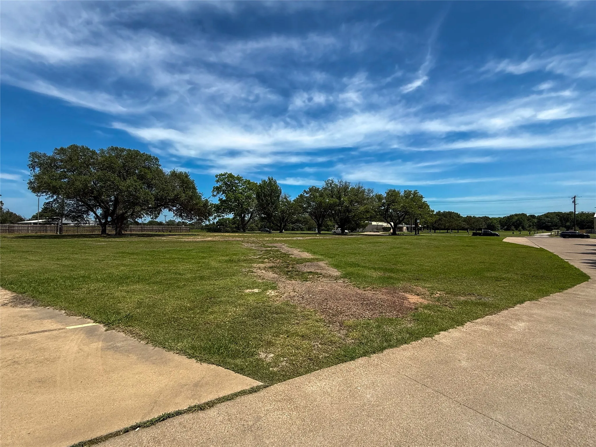 Retail For Sale in Henderson County , 600 E Cedar Creek Parkway, Seven Points, Texas 75143, 0, 0, Garage spaces, 0 Sqft, built in 1965, Price $389,000, mls#21254973, Real Estate Agent in Seven Points, Homes For Sale in Henderson county, Homes For Sale in Seven Points, Realtor in Seven Points Texas, Real Estate Brokerage Independent Realty Texas, Luminita Cordes Realtor