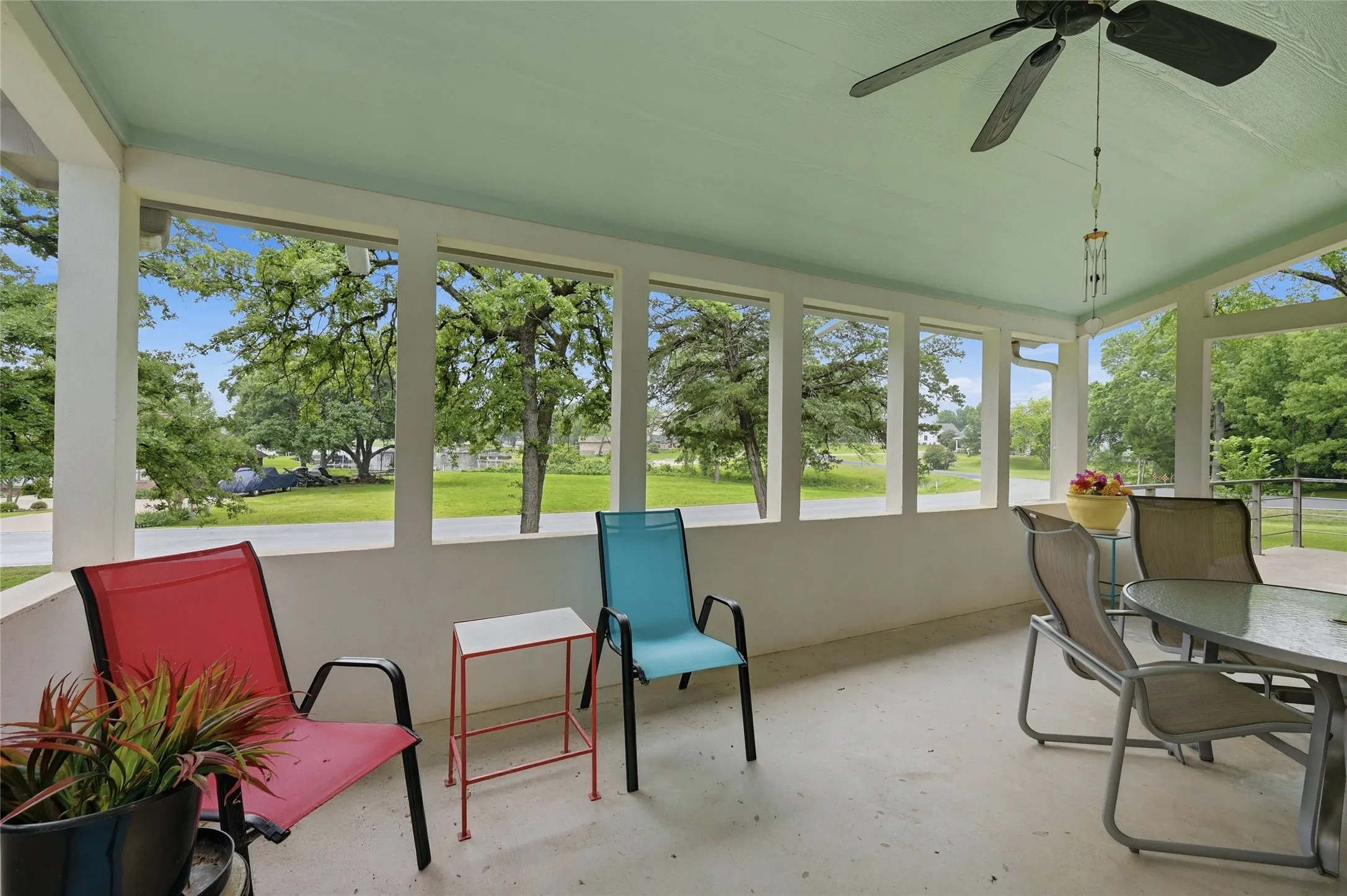 Single Family Residence For Sale in Cooke County , 316 Comanche Drive, Lake Kiowa, Texas 76240, 3 Bedroom, 3 Bathroom, 6 Garage spaces, 3,446 Sqft, built in 2002, mls#21250187, Real Estate Agent in Lake Kiowa, Homes For Sale in Cooke county, Homes For Sale in Lake Kiowa, Realtor in Lake Kiowa Texas, Real Estate Brokerage Independent Realty Texas, Luminita Cordes Realtor