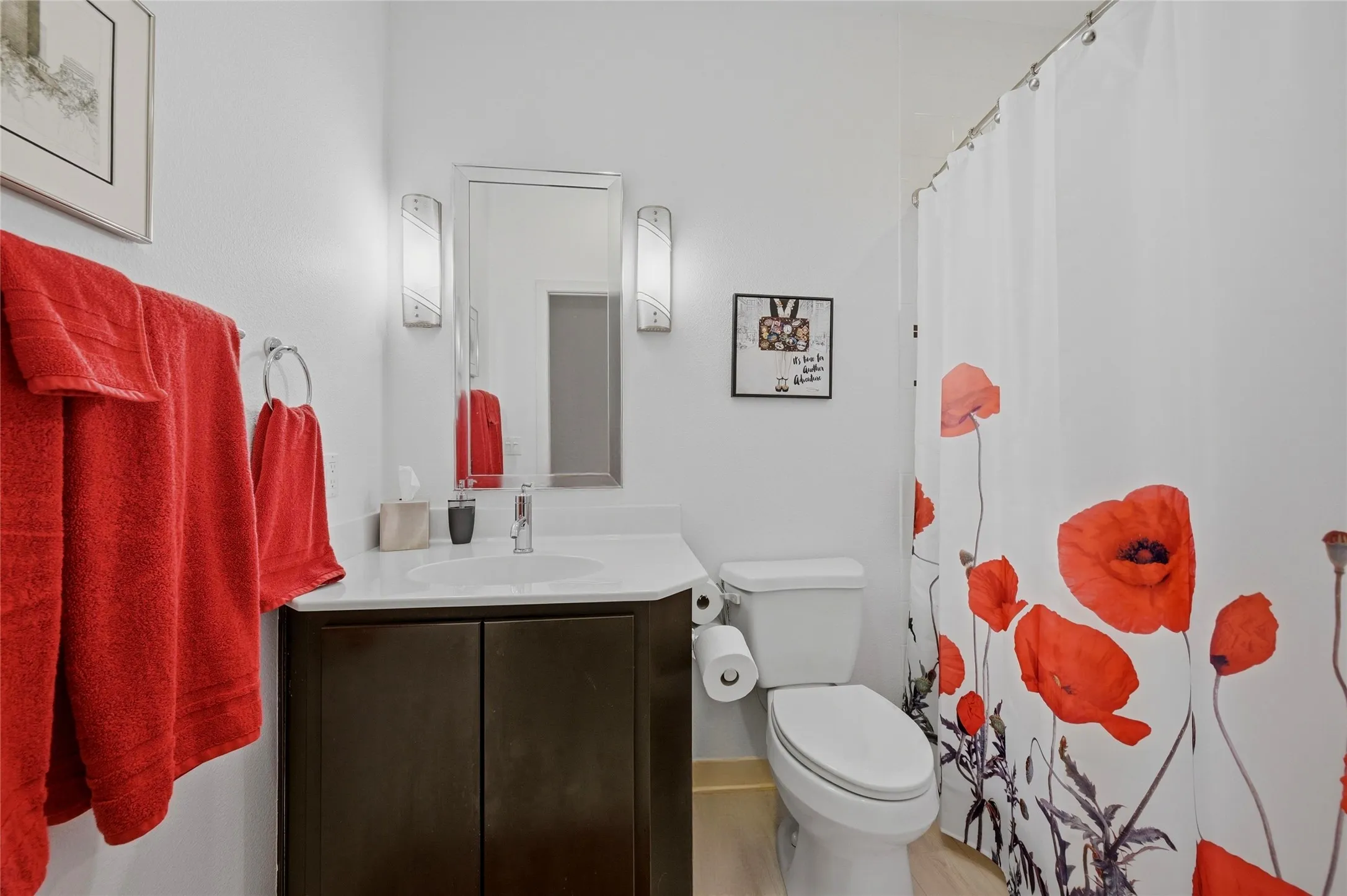 Single Family Residence For Sale in Cooke County , 316 Comanche Drive, Lake Kiowa, Texas 76240, 3 Bedroom, 3 Bathroom, 6 Garage spaces, 3,446 Sqft, built in 2002, mls#21250187, Real Estate Agent in Lake Kiowa, Homes For Sale in Cooke county, Homes For Sale in Lake Kiowa, Realtor in Lake Kiowa Texas, Real Estate Brokerage Independent Realty Texas, Luminita Cordes Realtor