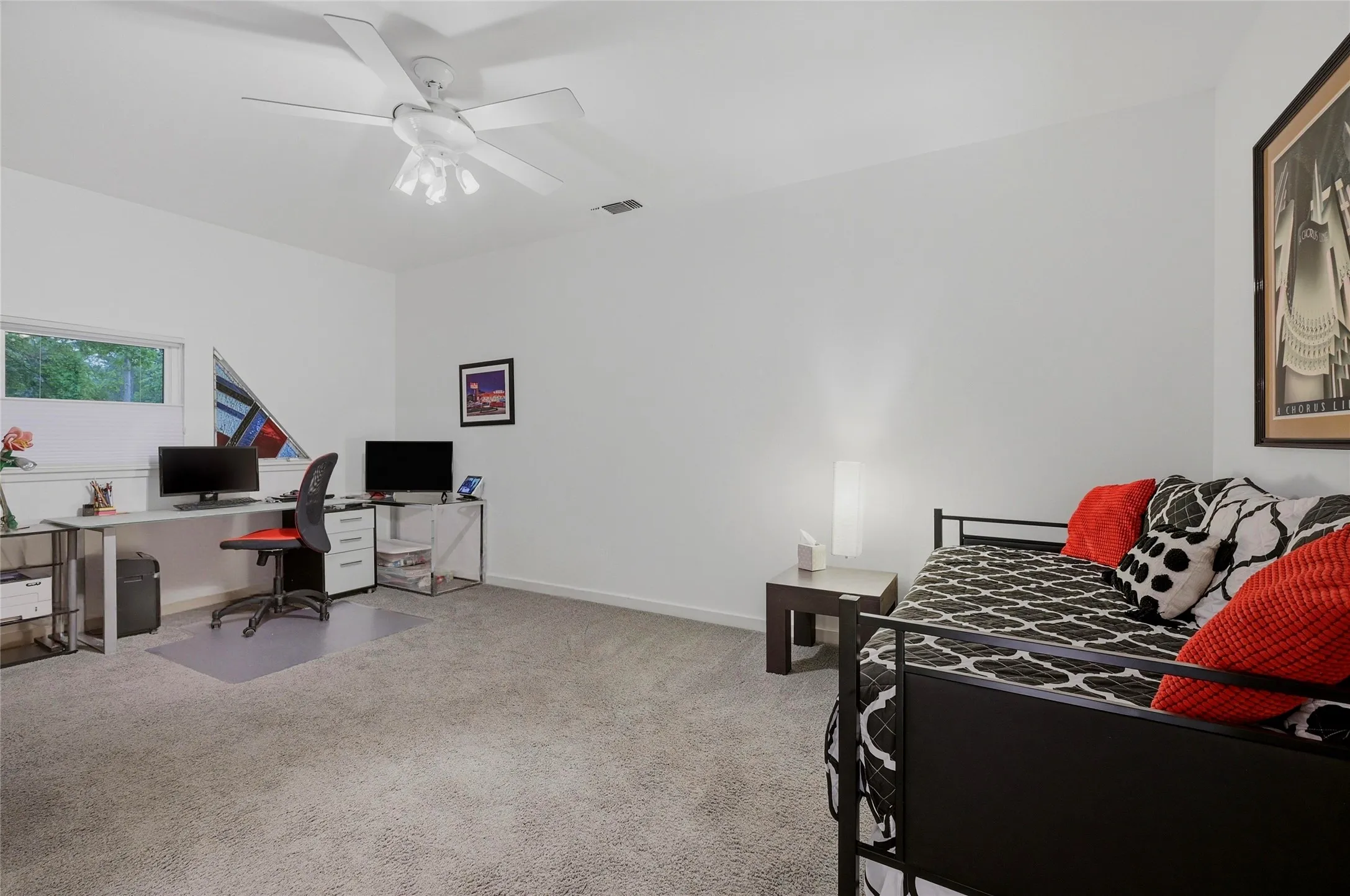 Single Family Residence For Sale in Cooke County , 316 Comanche Drive, Lake Kiowa, Texas 76240, 3 Bedroom, 3 Bathroom, 6 Garage spaces, 3,446 Sqft, built in 2002, mls#21250187, Real Estate Agent in Lake Kiowa, Homes For Sale in Cooke county, Homes For Sale in Lake Kiowa, Realtor in Lake Kiowa Texas, Real Estate Brokerage Independent Realty Texas, Luminita Cordes Realtor