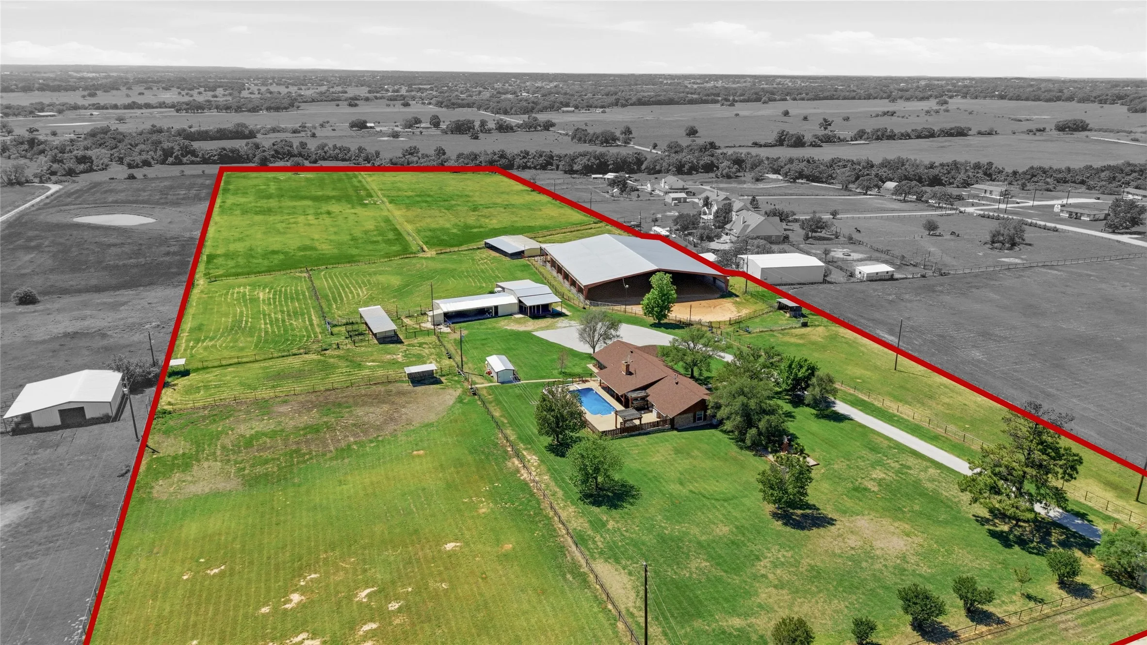 Single Family Residence For Sale in Parker County , 911 Mcvoid Road, Springtown, Texas 76082, 3 Bedroom, 2 Bathroom, Garage spaces, 2,533 Sqft, built in 1977, mls#21255037, Real Estate Agent in Springtown, Homes For Sale in Parker county, Homes For Sale in Springtown, Realtor in Springtown Texas, Real Estate Brokerage Independent Realty Texas, Luminita Cordes Realtor