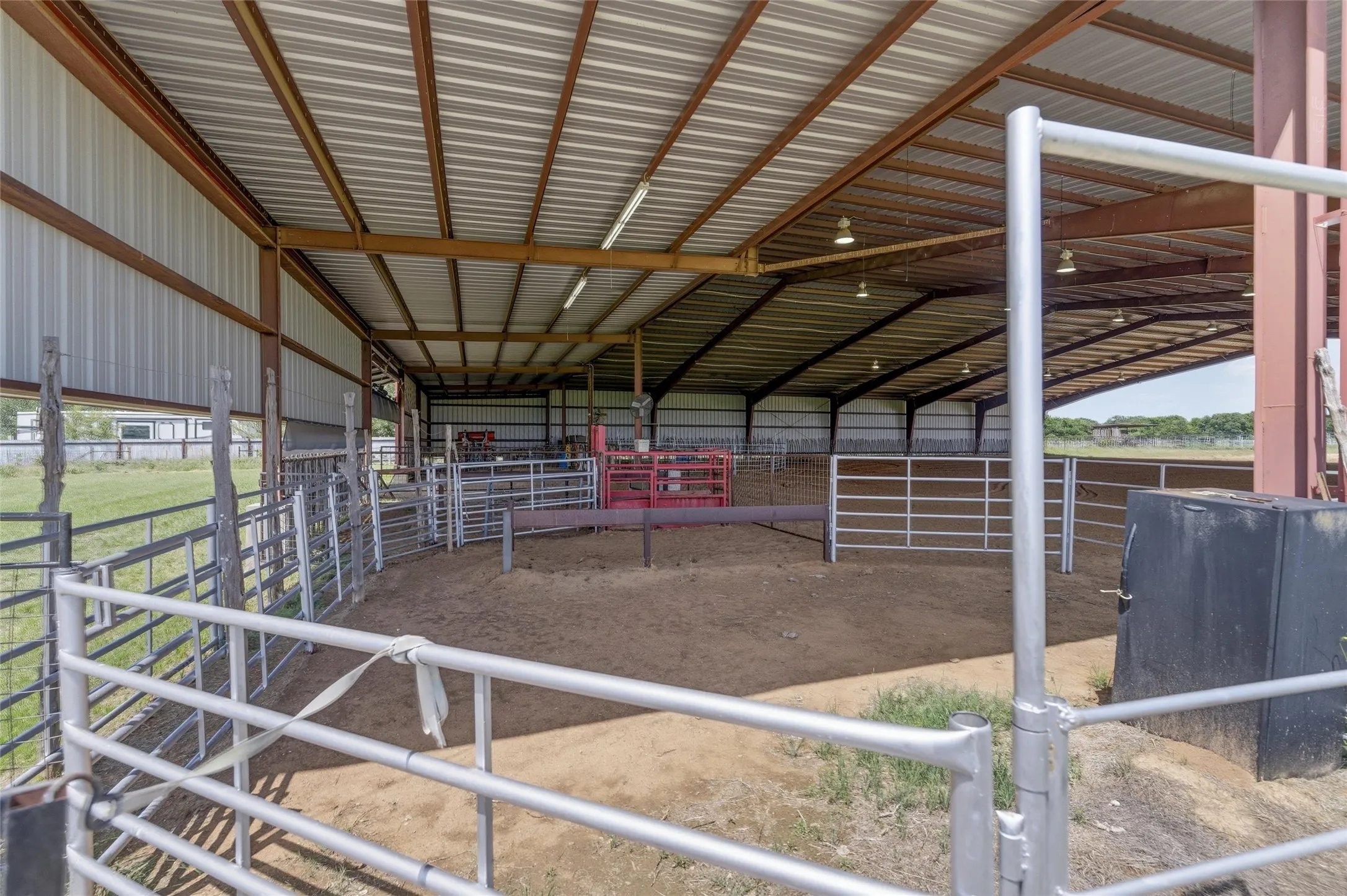 Single Family Residence For Sale in Parker County , 911 Mcvoid Road, Springtown, Texas 76082, 3 Bedroom, 2 Bathroom, Garage spaces, 2,533 Sqft, built in 1977, mls#21255037, Real Estate Agent in Springtown, Homes For Sale in Parker county, Homes For Sale in Springtown, Realtor in Springtown Texas, Real Estate Brokerage Independent Realty Texas, Luminita Cordes Realtor