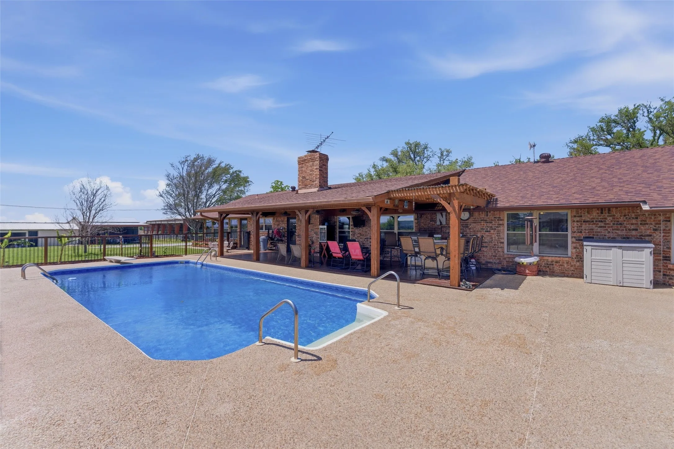 Single Family Residence For Sale in Parker County , 911 Mcvoid Road, Springtown, Texas 76082, 3 Bedroom, 2 Bathroom, Garage spaces, 2,533 Sqft, built in 1977, mls#21255037, Real Estate Agent in Springtown, Homes For Sale in Parker county, Homes For Sale in Springtown, Realtor in Springtown Texas, Real Estate Brokerage Independent Realty Texas, Luminita Cordes Realtor