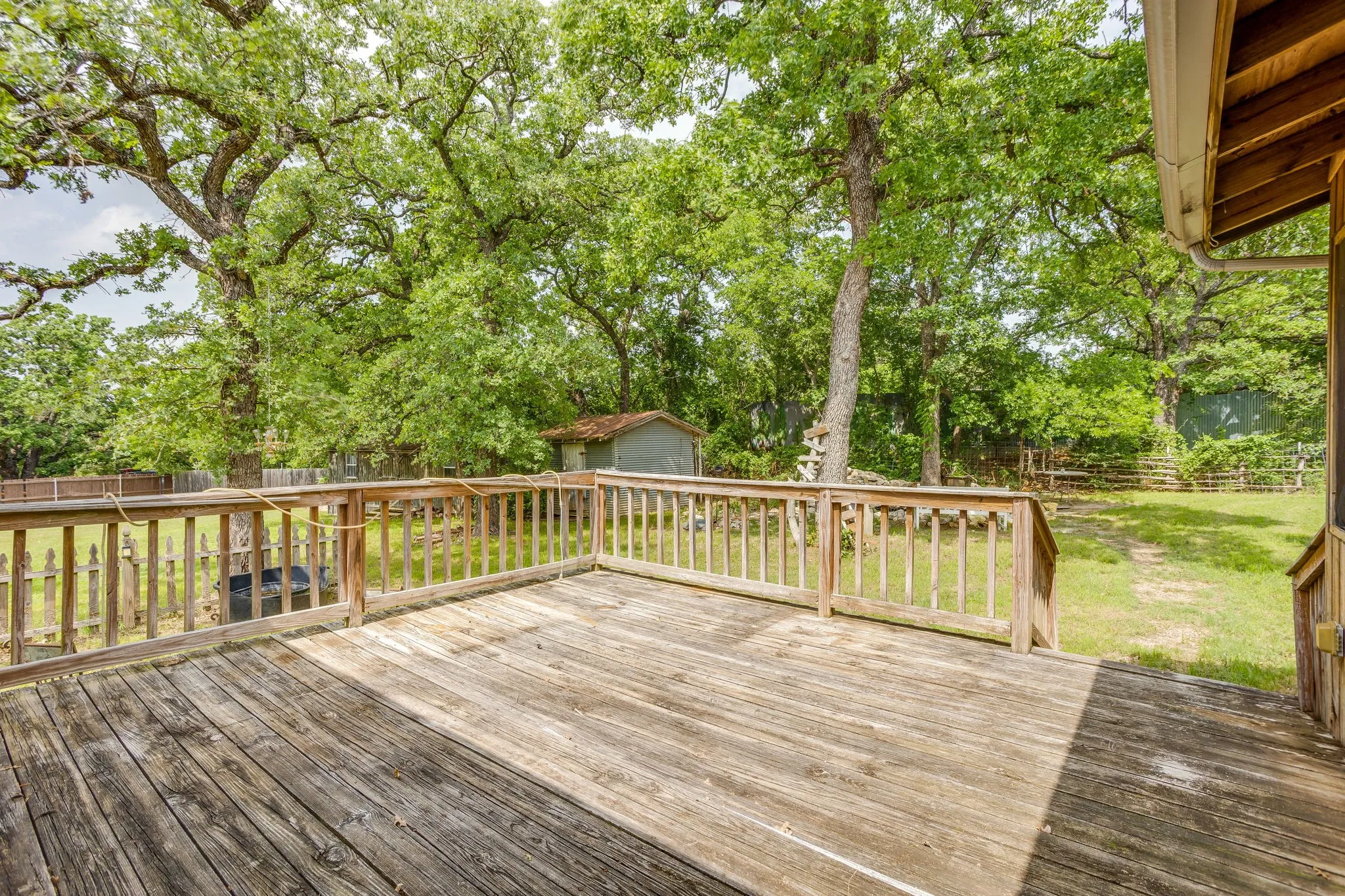 Single Family Residence For Sale in Johnson County , 717 County Road 317a, Cleburne, Texas 76031, 3 Bedrooms, 2 Bathrooms, Garage spaces, 1,350 Sqft, built in 1986, Price $265,000, mls#21251414, Real Estate Agent in Cleburne, Homes For Sale in Johnson county, Homes For Sale in Cleburne, Realtor in Cleburne Texas, Real Estate Brokerage Independent Realty Texas, Luminita Cordes Realtor