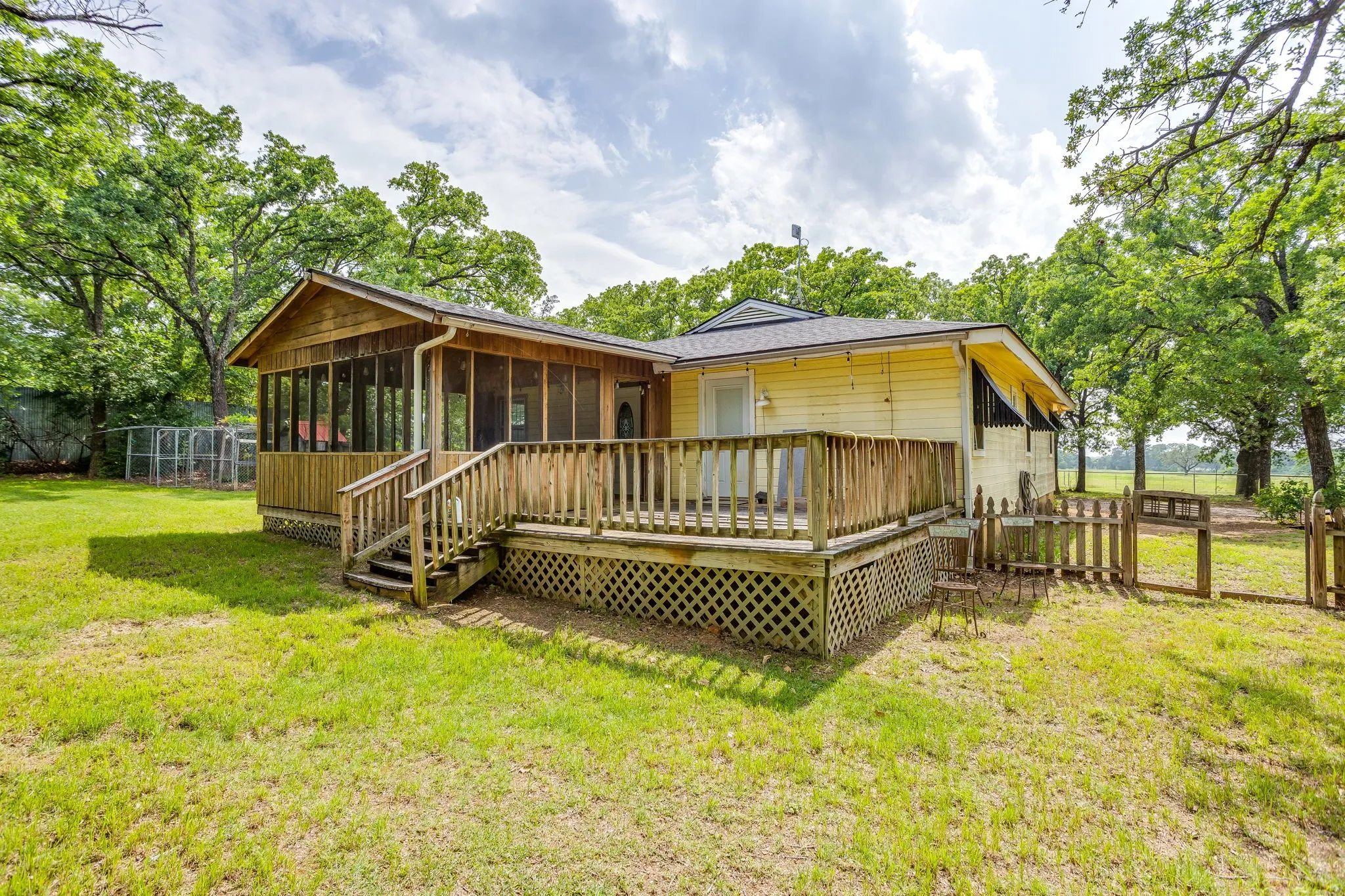 Single Family Residence For Sale in Johnson County , 717 County Road 317a, Cleburne, Texas 76031, 3 Bedrooms, 2 Bathrooms, Garage spaces, 1,350 Sqft, built in 1986, Price $265,000, mls#21251414, Real Estate Agent in Cleburne, Homes For Sale in Johnson county, Homes For Sale in Cleburne, Realtor in Cleburne Texas, Real Estate Brokerage Independent Realty Texas, Luminita Cordes Realtor