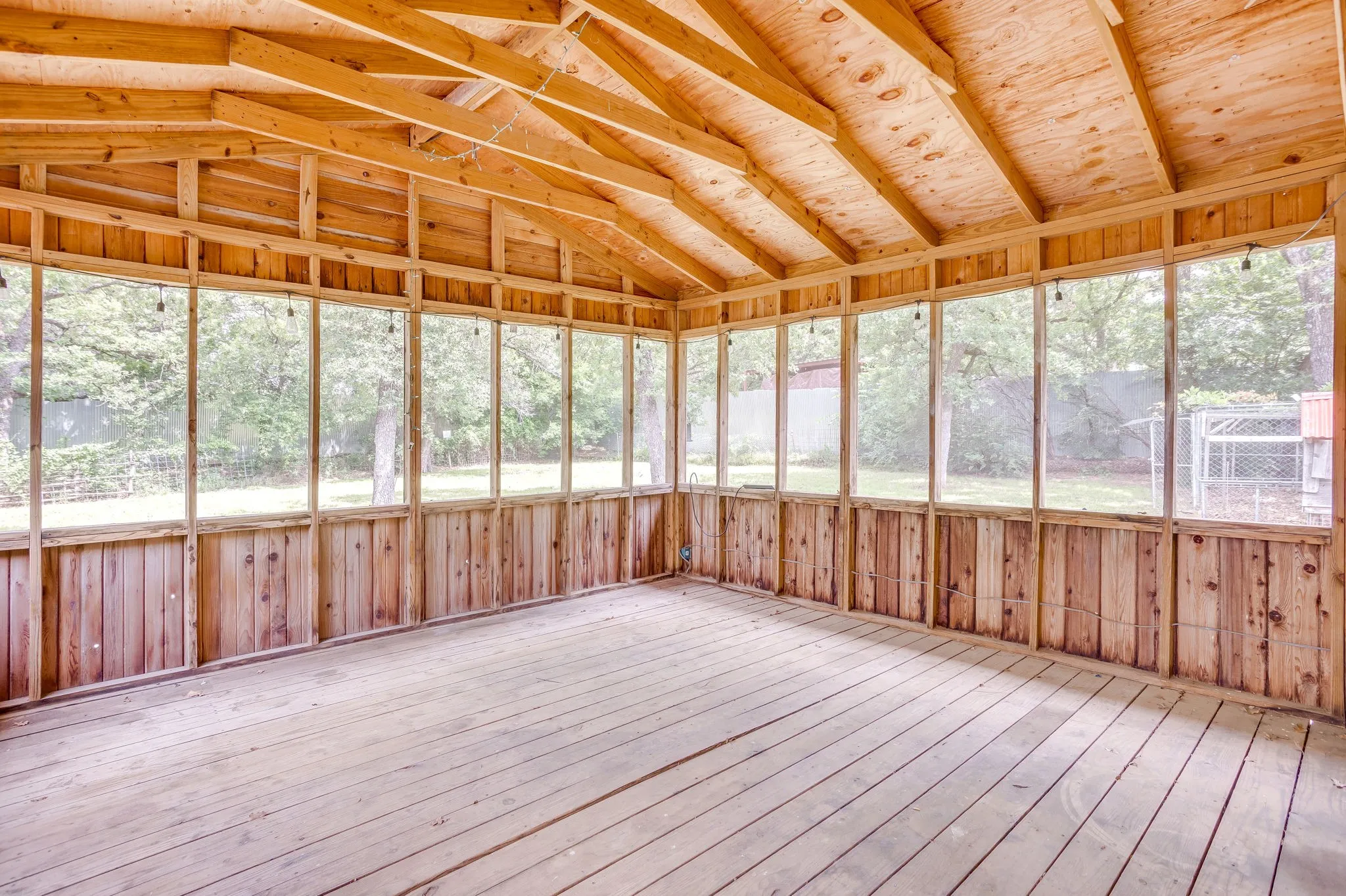Single Family Residence For Sale in Johnson County , 717 County Road 317a, Cleburne, Texas 76031, 3 Bedrooms, 2 Bathrooms, Garage spaces, 1,350 Sqft, built in 1986, Price $265,000, mls#21251414, Real Estate Agent in Cleburne, Homes For Sale in Johnson county, Homes For Sale in Cleburne, Realtor in Cleburne Texas, Real Estate Brokerage Independent Realty Texas, Luminita Cordes Realtor