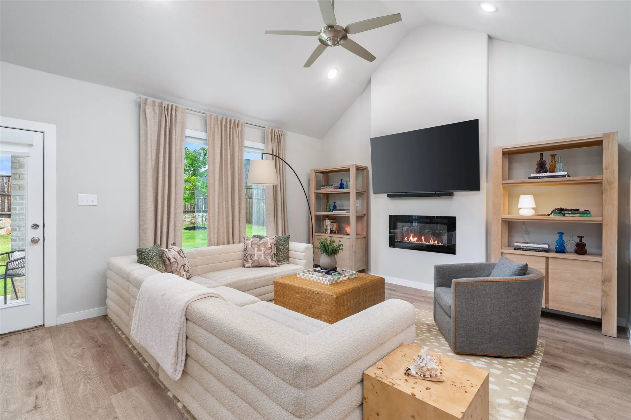 Single Family Residence For Sale in Collin County , 353 Waters Ridge Drive, Lavon, Texas 75166, 5 Bedrooms, 3 Bathrooms, 2 Garage spaces, 2,944 Sqft, built in 2023, Preowned, Price $399,000, mls#21253901, Real Estate Agent in Lavon, Homes For Sale in Collin county, Homes For Sale in Lavon, Realtor in Lavon Texas, Real Estate Brokerage Independent Realty Texas, Luminita Cordes Realtor