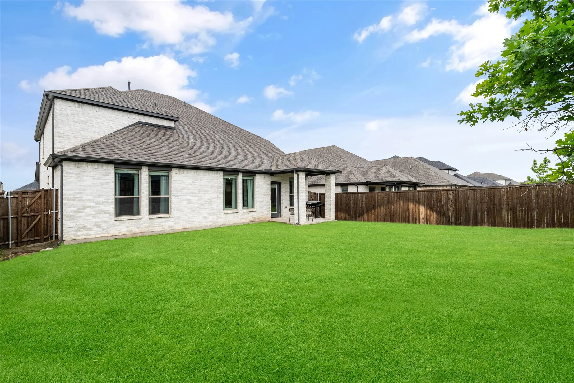 Single Family Residence For Sale in Collin County , 353 Waters Ridge Drive, Lavon, Texas 75166, 5 Bedrooms, 3 Bathrooms, 2 Garage spaces, 2,944 Sqft, built in 2023, Preowned, Price $399,000, mls#21253901, Real Estate Agent in Lavon, Homes For Sale in Collin county, Homes For Sale in Lavon, Realtor in Lavon Texas, Real Estate Brokerage Independent Realty Texas, Luminita Cordes Realtor