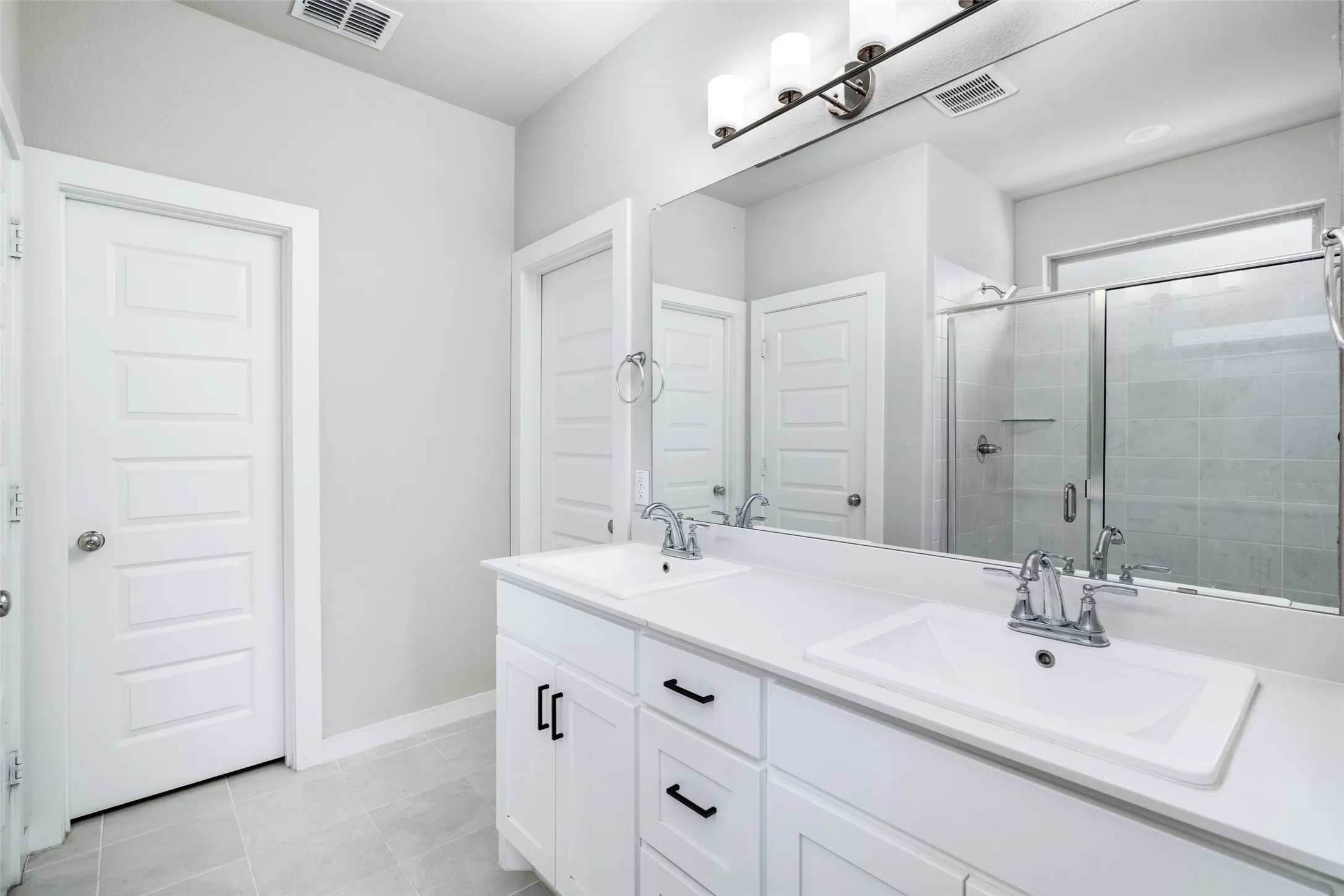 Single Family Residence For Sale in Collin County , 353 Waters Ridge Drive, Lavon, Texas 75166, 5 Bedrooms, 3 Bathrooms, 2 Garage spaces, 2,944 Sqft, built in 2023, Preowned, Price $399,000, mls#21253901, Real Estate Agent in Lavon, Homes For Sale in Collin county, Homes For Sale in Lavon, Realtor in Lavon Texas, Real Estate Brokerage Independent Realty Texas, Luminita Cordes Realtor
