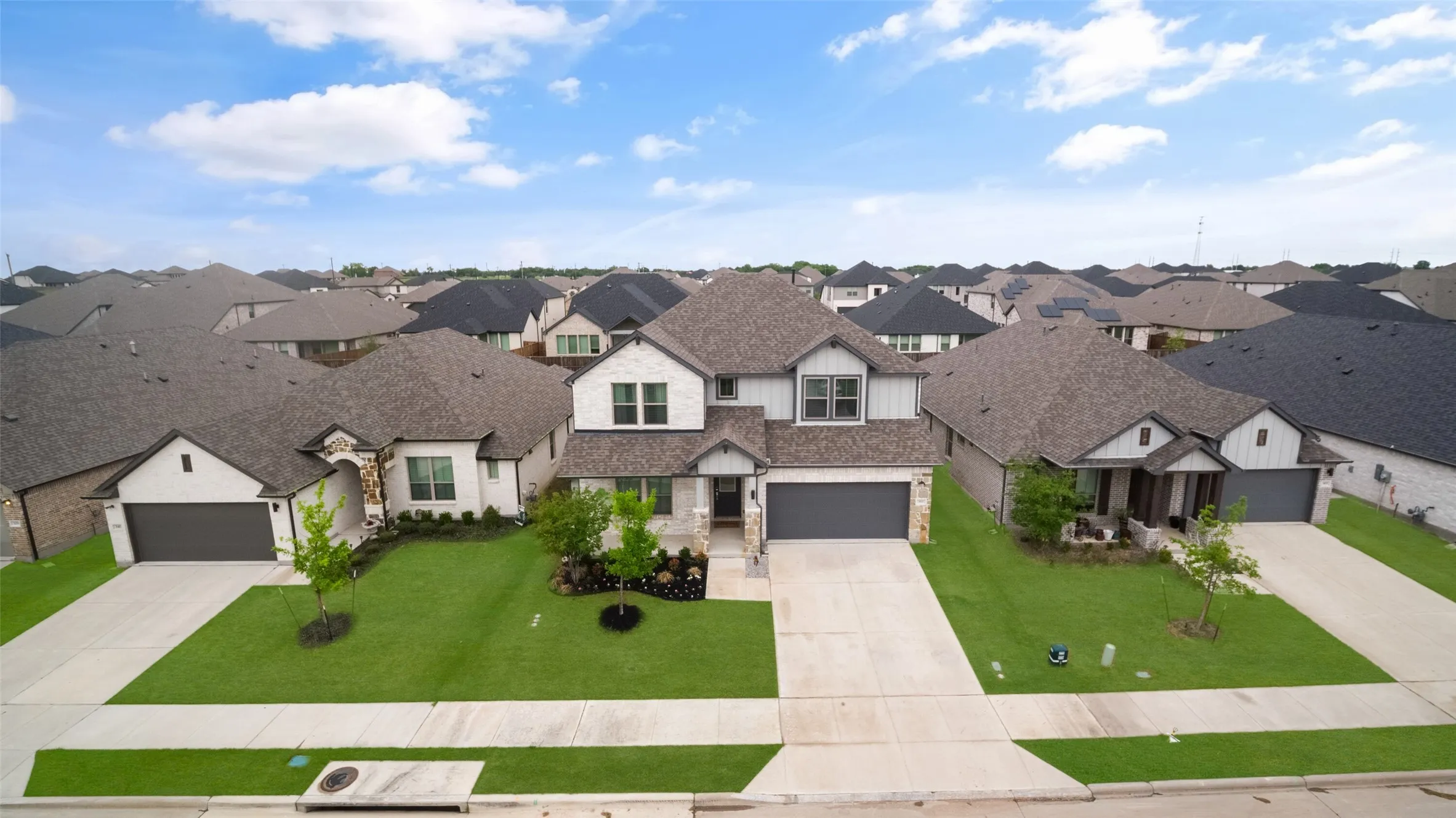 Single Family Residence For Sale in Collin County , 353 Waters Ridge Drive, Lavon, Texas 75166, 5 Bedrooms, 3 Bathrooms, 2 Garage spaces, 2,944 Sqft, built in 2023, Preowned, Price $399,000, mls#21253901, Real Estate Agent in Lavon, Homes For Sale in Collin county, Homes For Sale in Lavon, Realtor in Lavon Texas, Real Estate Brokerage Independent Realty Texas, Luminita Cordes Realtor