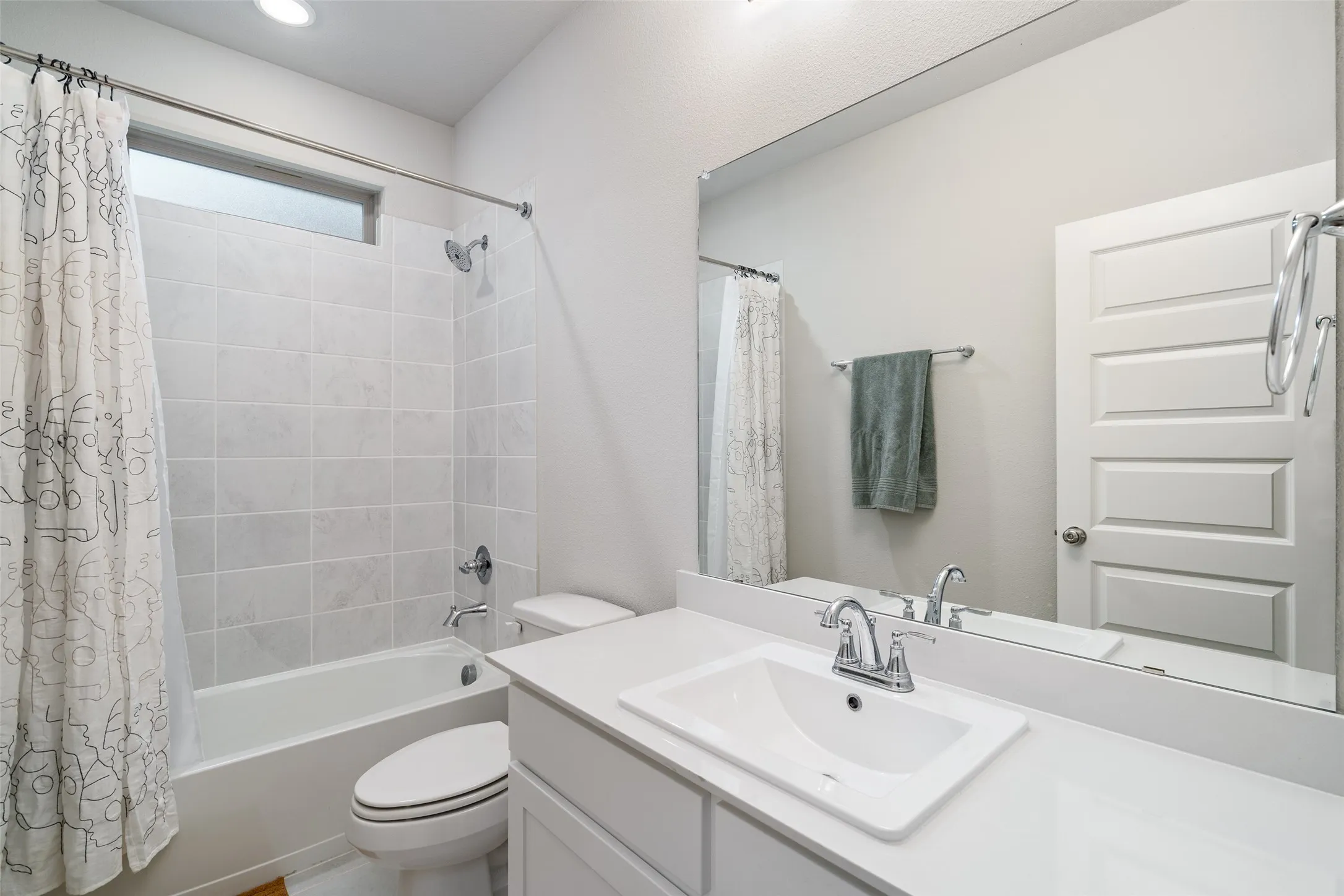 Single Family Residence For Sale in Collin County , 353 Waters Ridge Drive, Lavon, Texas 75166, 5 Bedrooms, 3 Bathrooms, 2 Garage spaces, 2,944 Sqft, built in 2023, Preowned, Price $399,000, mls#21253901, Real Estate Agent in Lavon, Homes For Sale in Collin county, Homes For Sale in Lavon, Realtor in Lavon Texas, Real Estate Brokerage Independent Realty Texas, Luminita Cordes Realtor