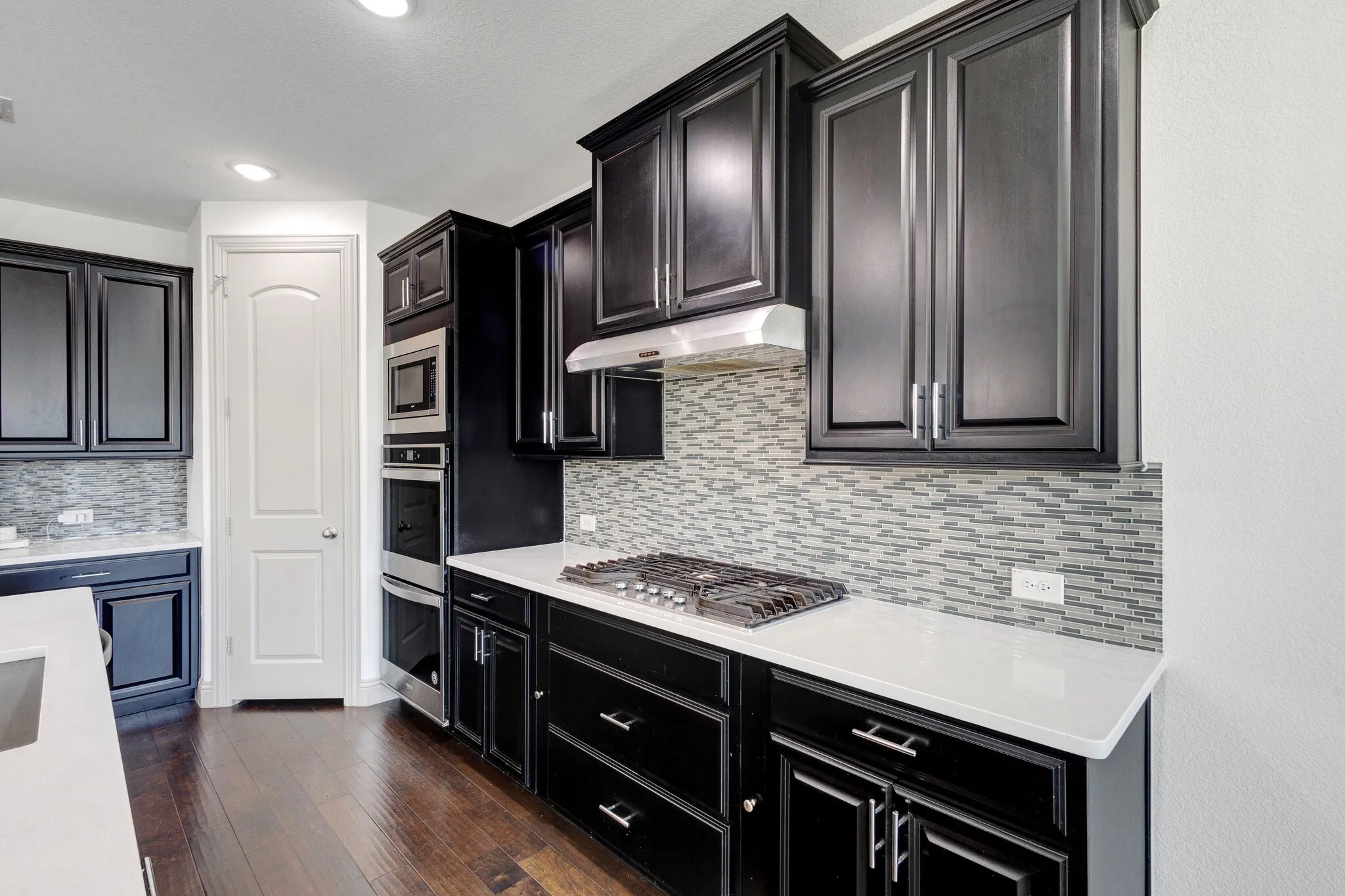 Single Family Residence For Sale in Denton County , 16465 Sedgemoor Drive, Frisco, Texas 75033, 4 Bedroom, 4 Bathroom, 3 Garage spaces, 3,311 Sqft, built in 2021, Preowned, mls#21255083, Real Estate Agent in Frisco, Homes For Sale in Denton county, Homes For Sale in Frisco, Realtor in Frisco Texas, Real Estate Brokerage Independent Realty Texas, Luminita Cordes Realtor