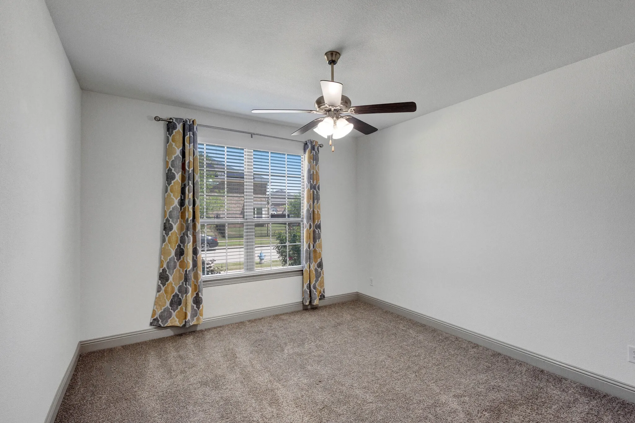 Single Family Residence For Sale in Denton County , 16465 Sedgemoor Drive, Frisco, Texas 75033, 4 Bedroom, 4 Bathroom, 3 Garage spaces, 3,311 Sqft, built in 2021, Preowned, mls#21255083, Real Estate Agent in Frisco, Homes For Sale in Denton county, Homes For Sale in Frisco, Realtor in Frisco Texas, Real Estate Brokerage Independent Realty Texas, Luminita Cordes Realtor