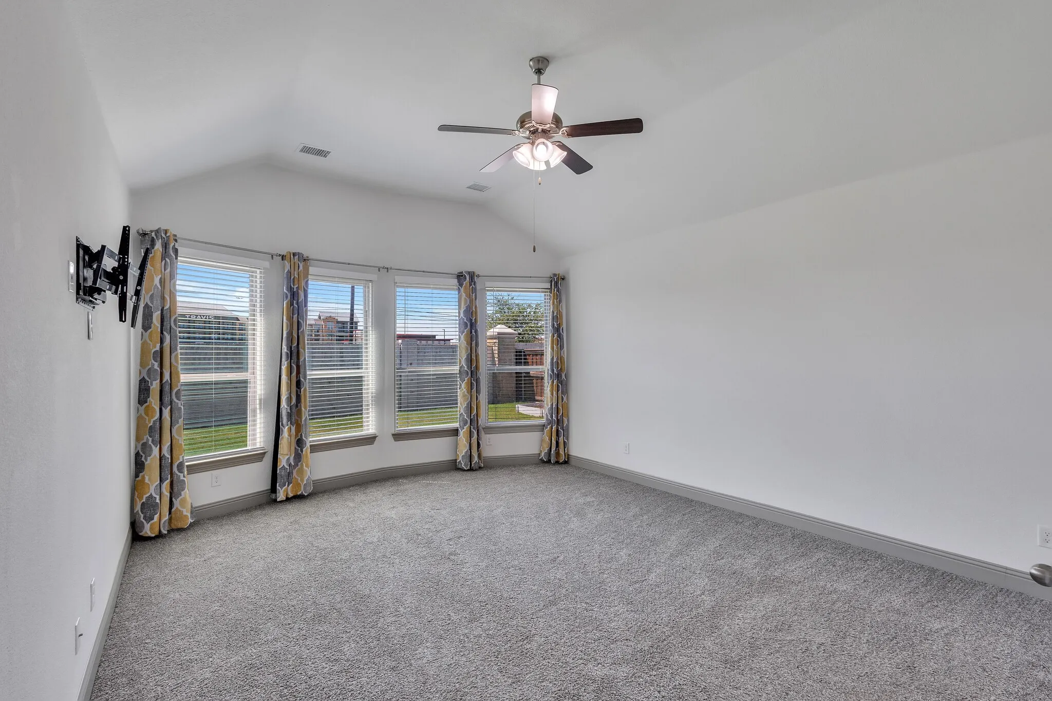Single Family Residence For Sale in Denton County , 16465 Sedgemoor Drive, Frisco, Texas 75033, 4 Bedroom, 4 Bathroom, 3 Garage spaces, 3,311 Sqft, built in 2021, Preowned, mls#21255083, Real Estate Agent in Frisco, Homes For Sale in Denton county, Homes For Sale in Frisco, Realtor in Frisco Texas, Real Estate Brokerage Independent Realty Texas, Luminita Cordes Realtor